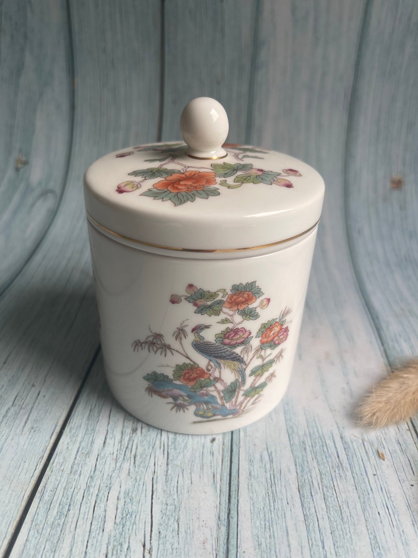 Wedgwood Kutani Crane Design Lidded Pot