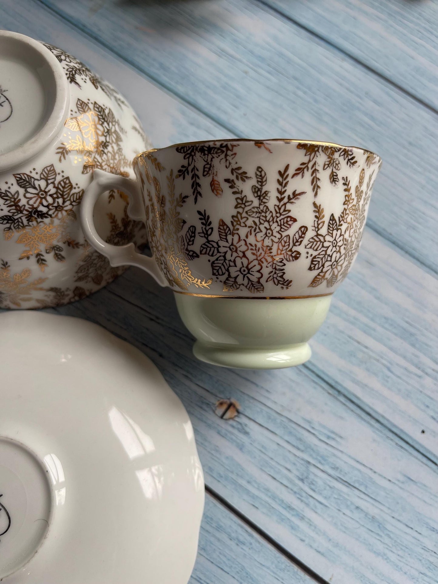 Royal Vale Tea Cup, Saucer & Sugar Bowl – Pale Green, White/Gold Chintz (Pattern 7392) 1940s Vintage Bone China