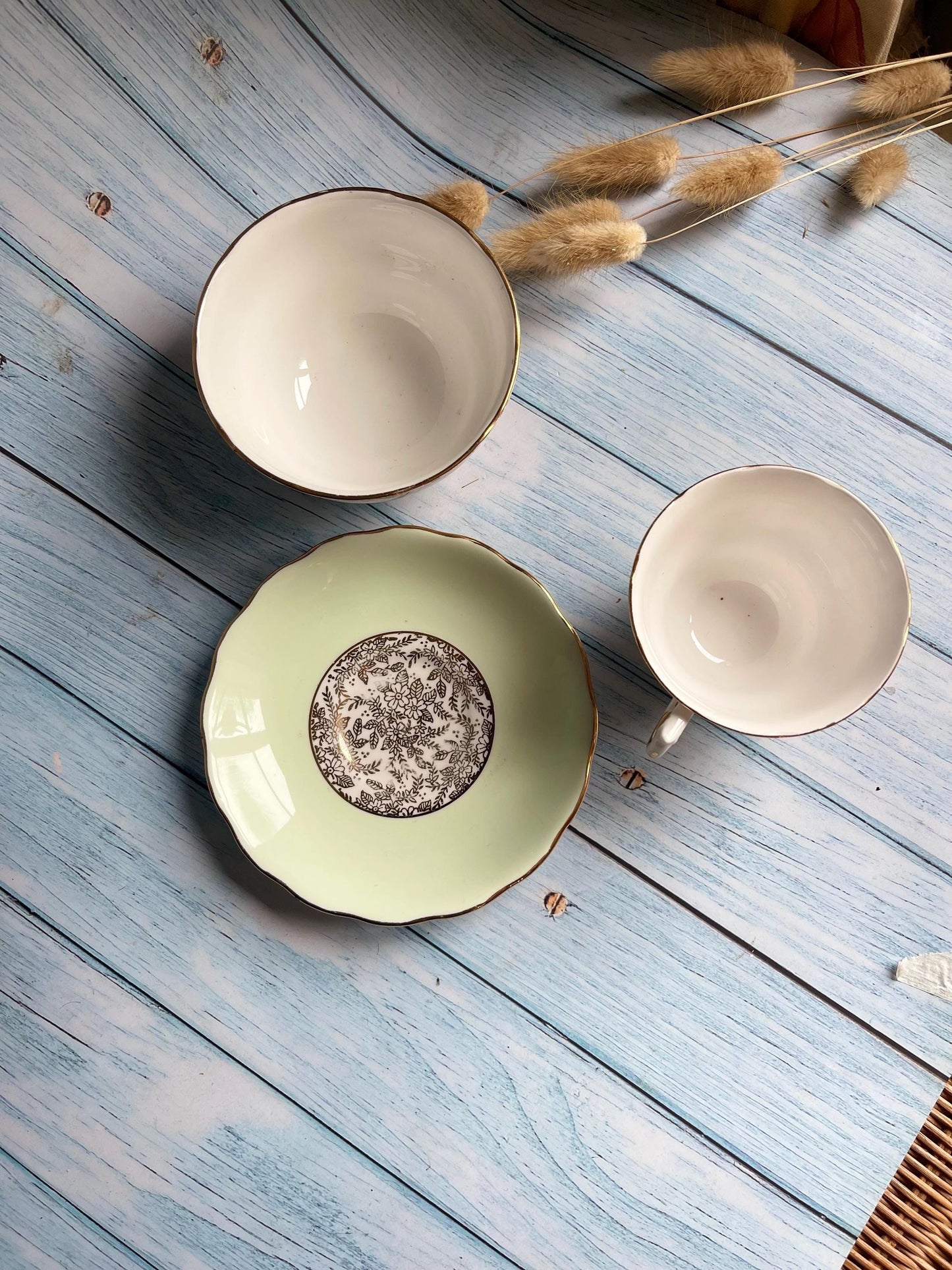 Royal Vale Tea Cup, Saucer & Sugar Bowl – Pale Green, White/Gold Chintz (Pattern 7392) 1940s Vintage Bone China