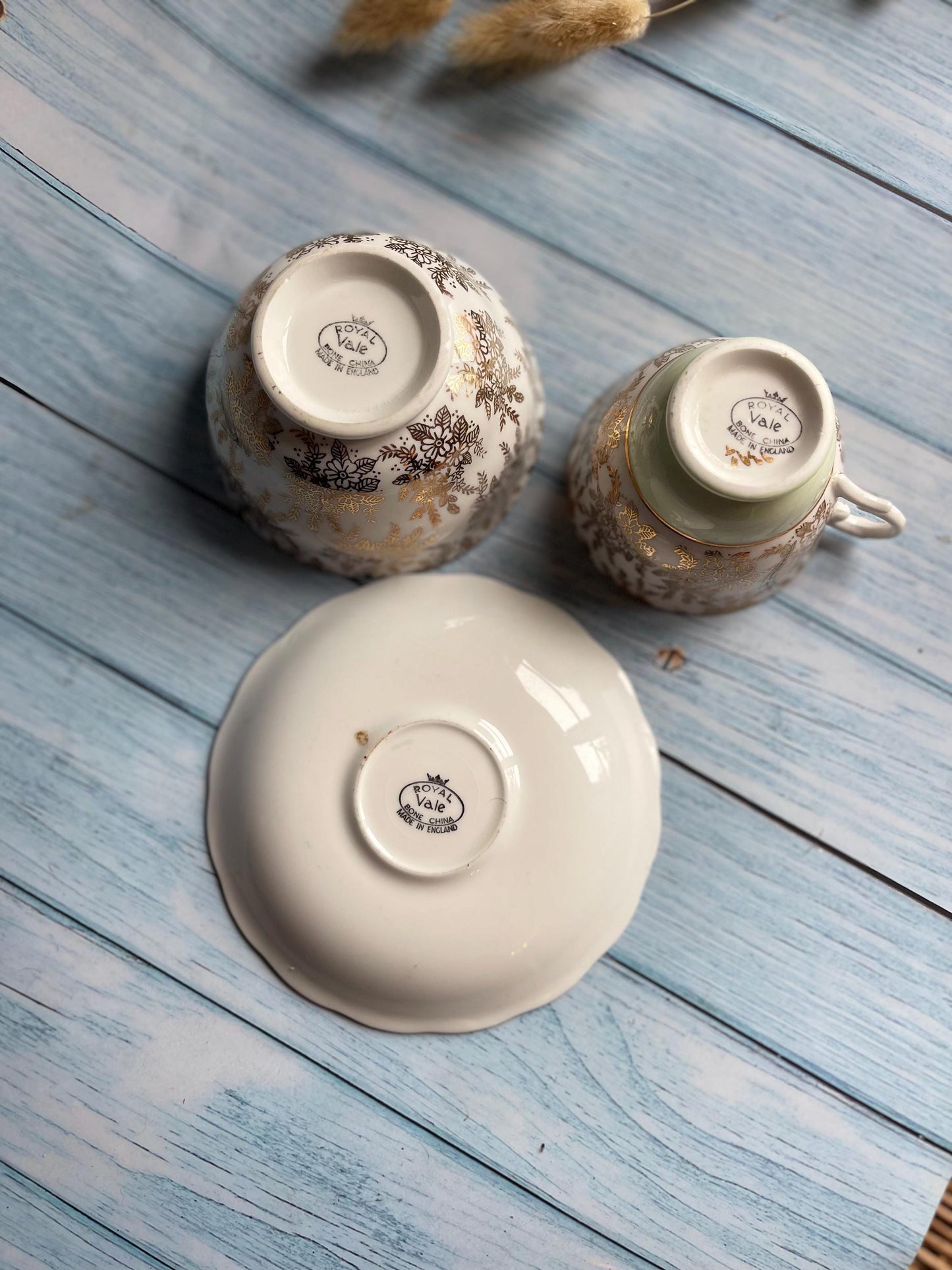Royal Vale Tea Cup, Saucer & Sugar Bowl – Pale Green, White/Gold Chintz (Pattern 7392) 1940s Vintage Bone China