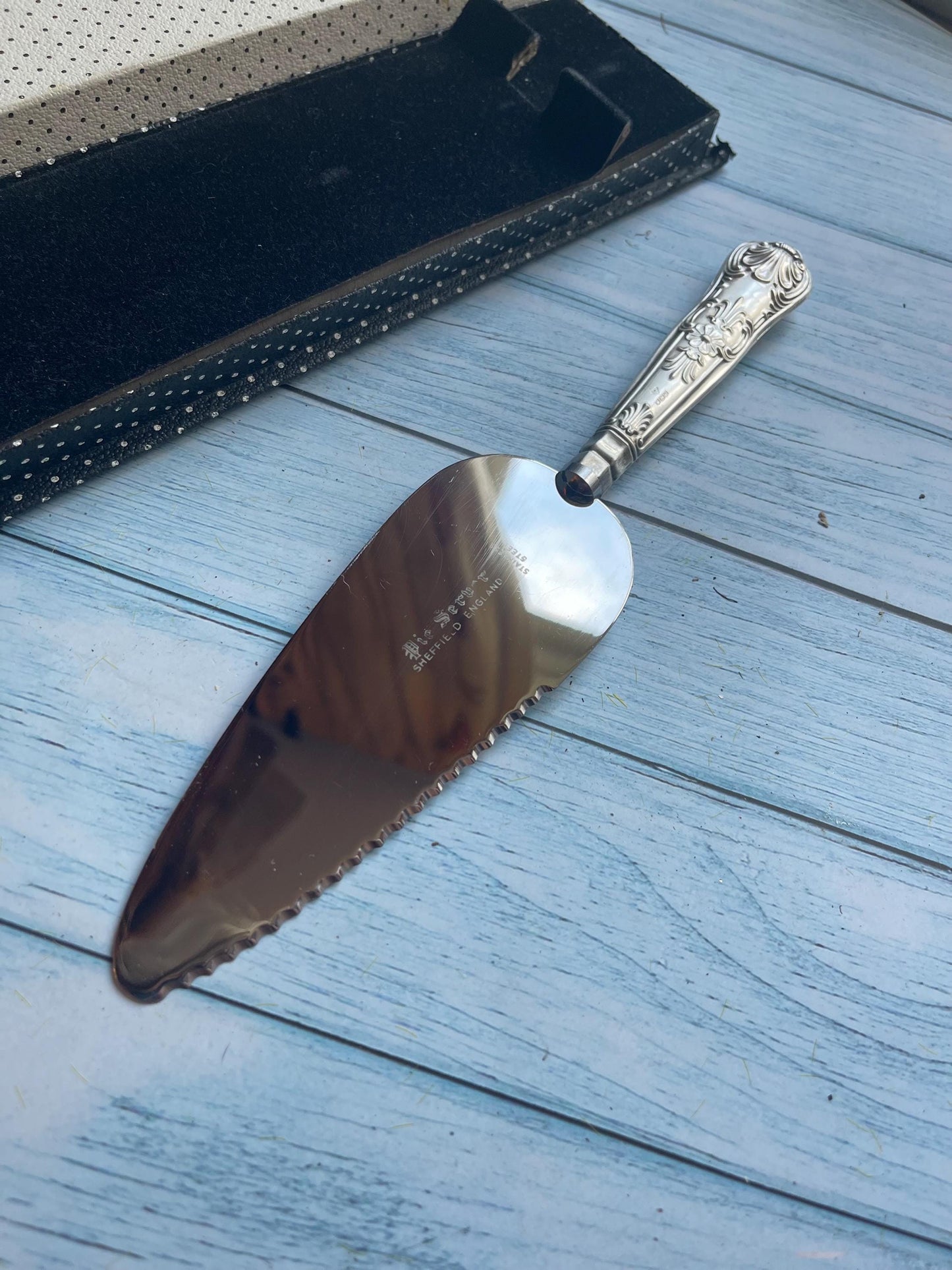 Boxed Vintage Harrison Brothers Silver Handle Stainless Steel Blade Pie Server / Cake Slice