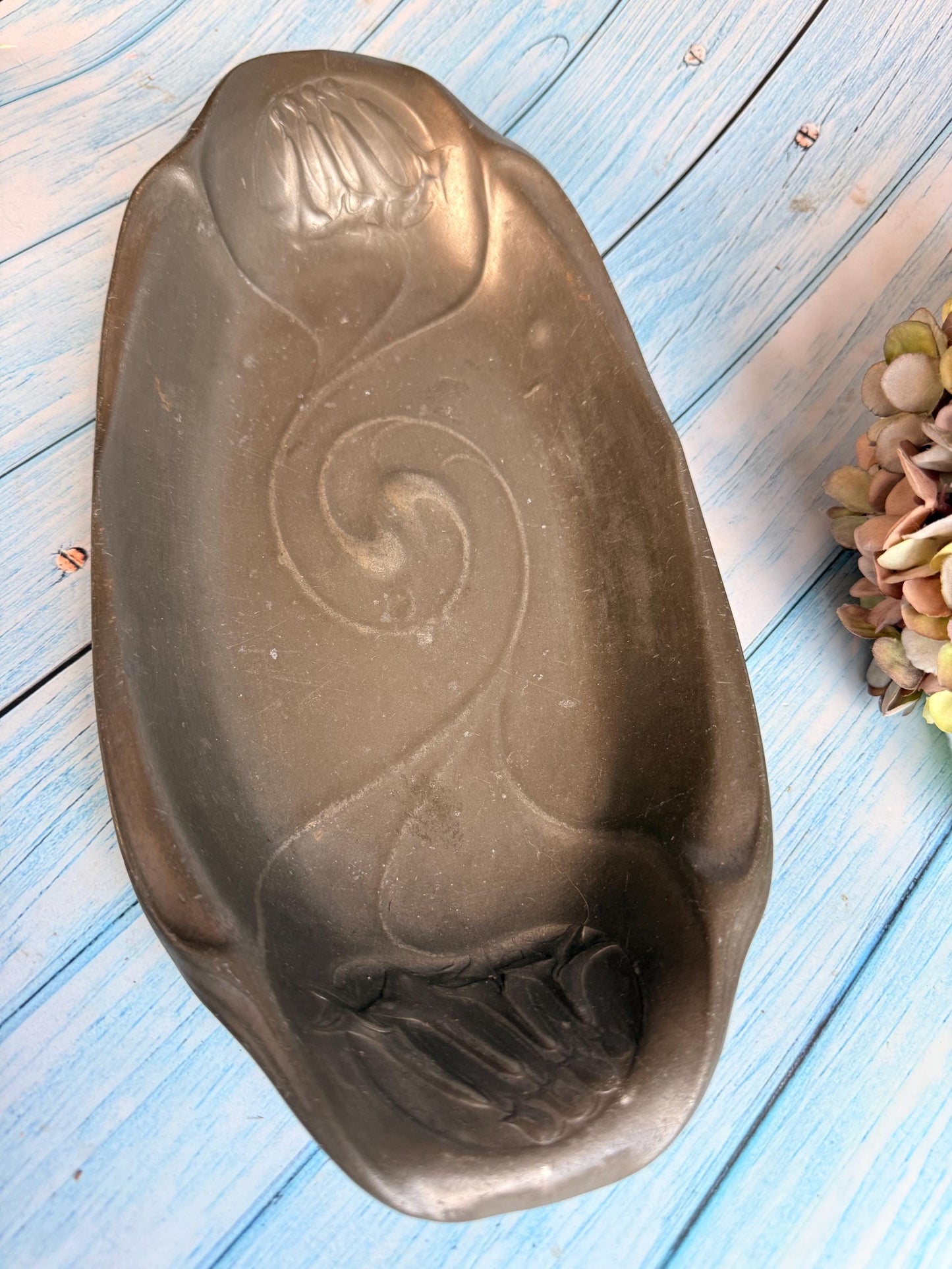 Antique Art Nouveau Tray Hugo Leven Kayserzinn Jugendstil Dish, Germany, circa 1900