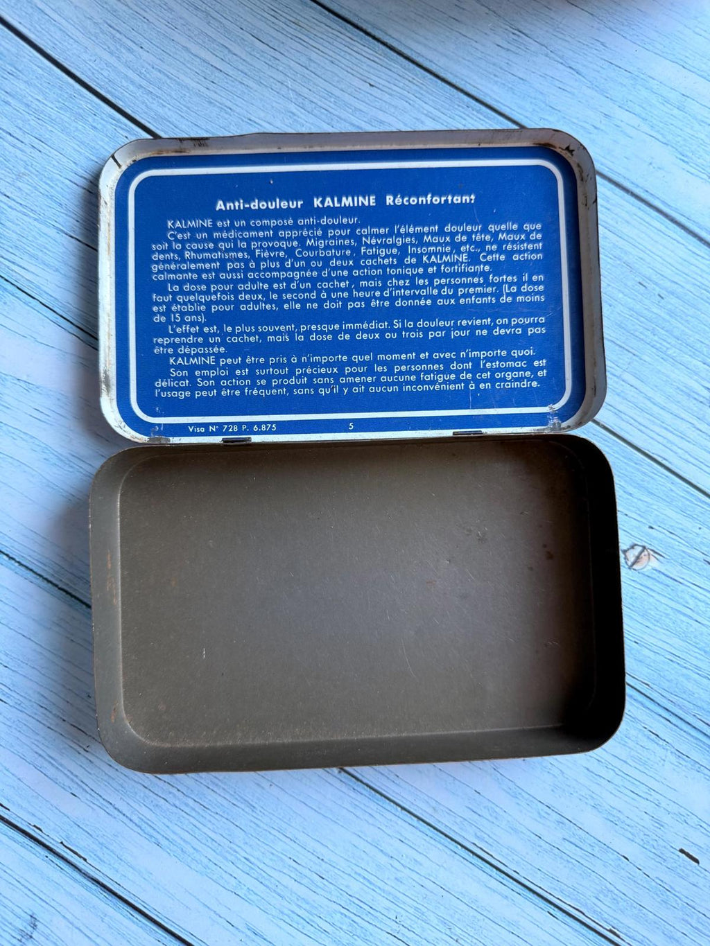Vintage French Kalmine Tablet Chemist Tin / Blue and White Advertising