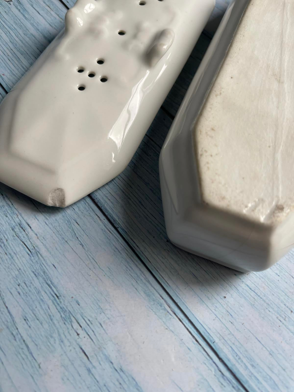 Antique French Ironstone Razor Pot with Lid – White – Bathroom Storage
