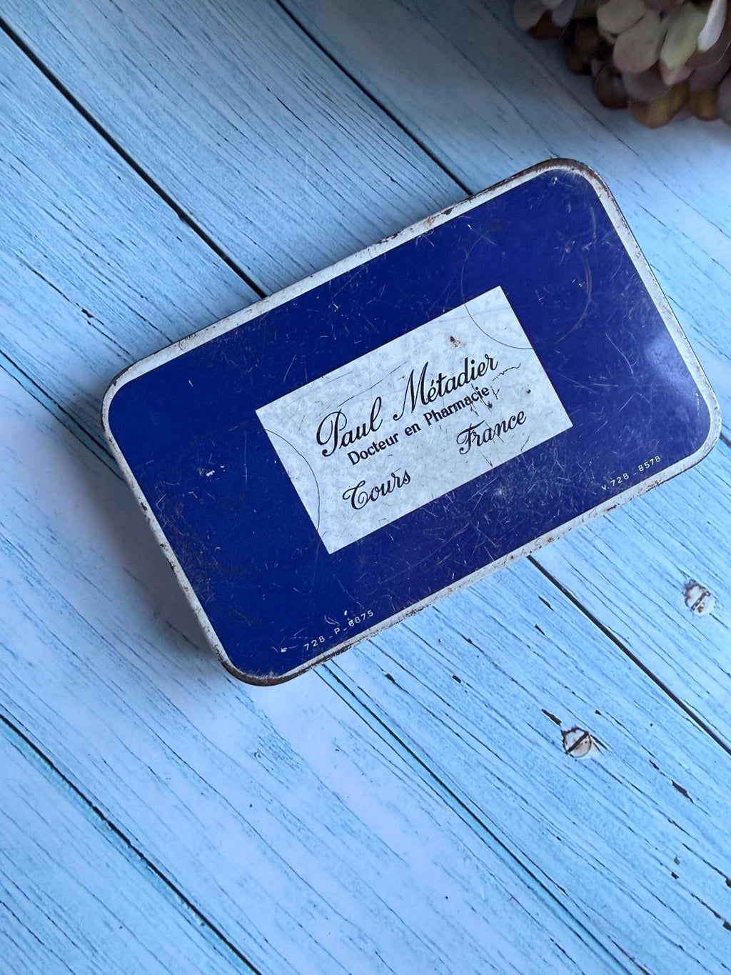 Vintage French Kalmine Tablet Chemist Tin / Blue and White Advertising