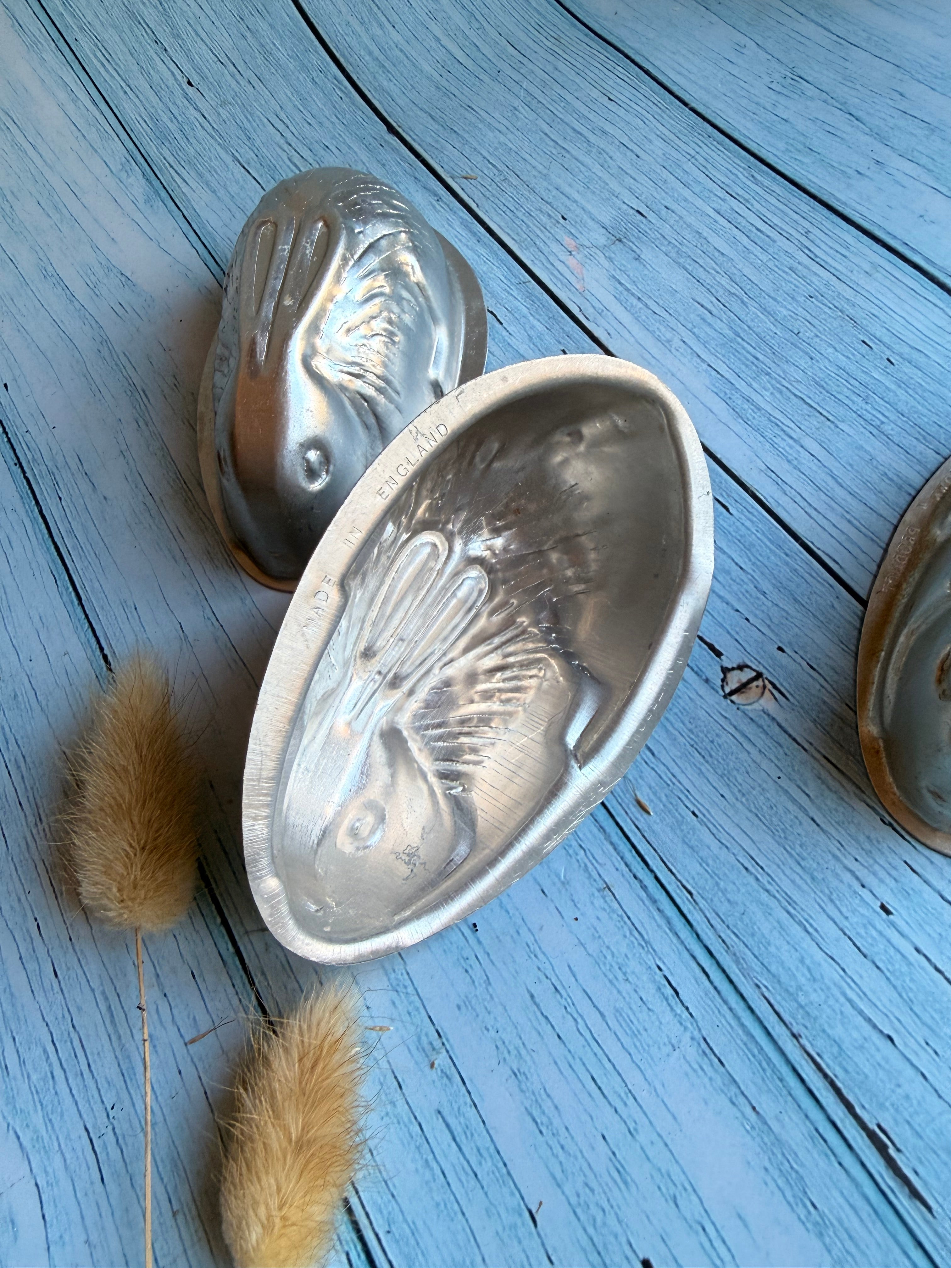 Vintage 1960s Small Aluminium Nut Brown Rabbit Mould