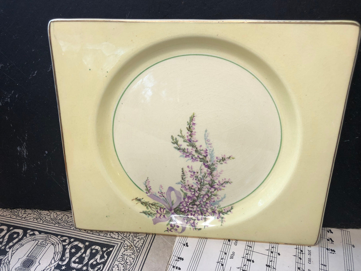 The Biarritz Royal Staffordshire Plate with Tied Lucky Heather Design