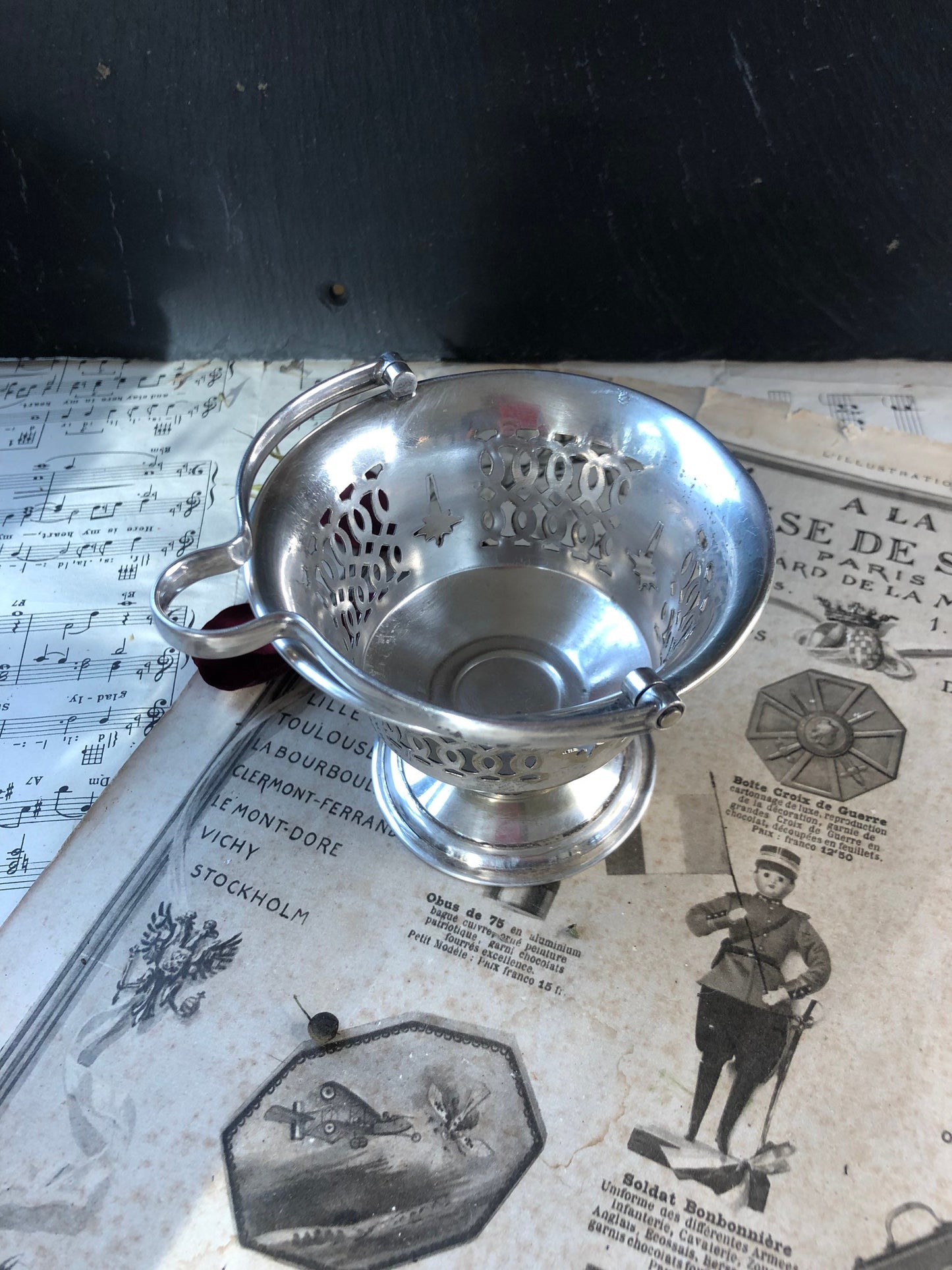 Small Vintage Silver Plated Pierced Design Sweet Basket with Swing Handle / Made in England / EPNS