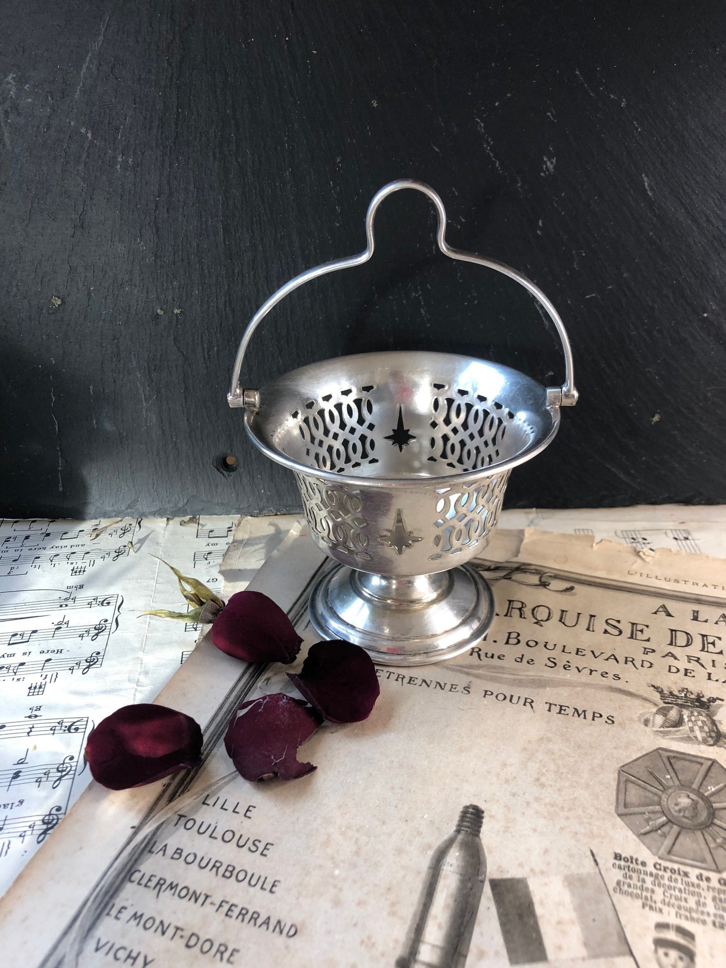 Small Vintage Silver Plated Pierced Design Sweet Basket with Swing Handle / Made in England / EPNS