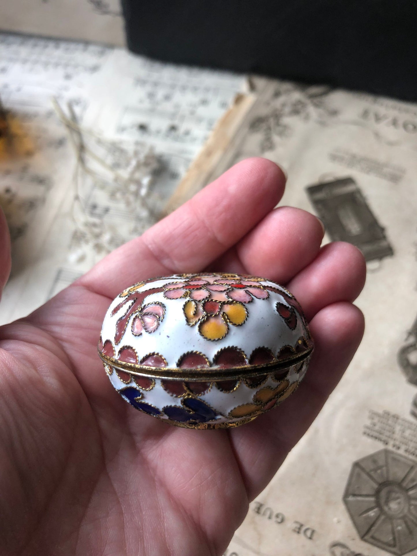 Tiny Cloisonne and Brass Trinket Pot / Trinket Box / Flower Pattern