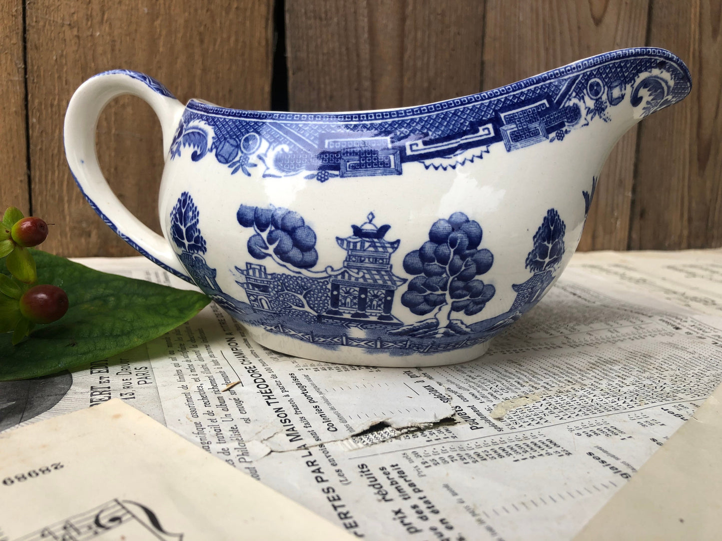 Alfred Meakin "Old Willow" Gravy or Sauce Boat / Gravy Jug / Blue and White