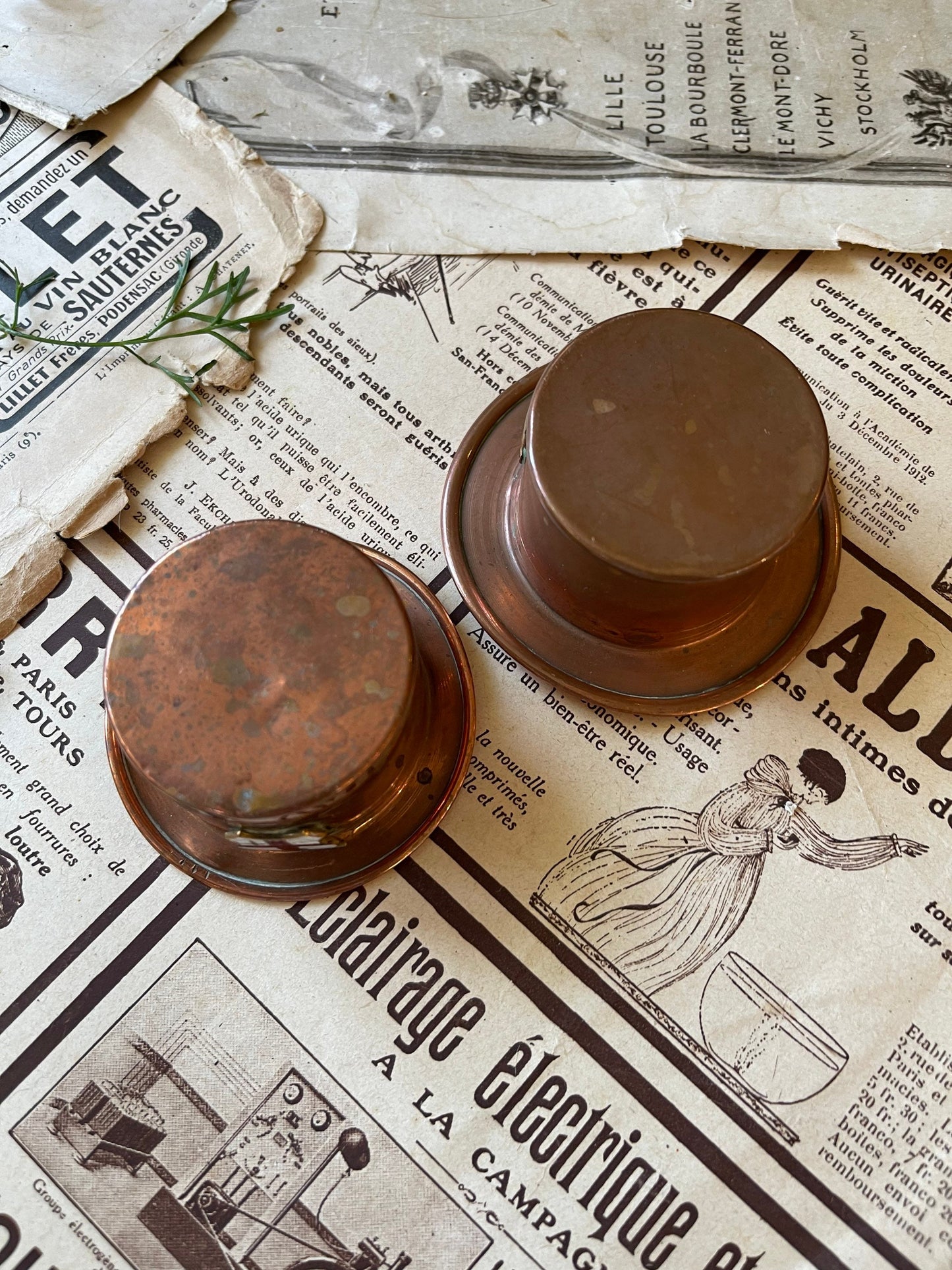 Two Vintage Souvenir Copper Top Hats with Enamel Badges / England / Shakespeare / English Memorabilia