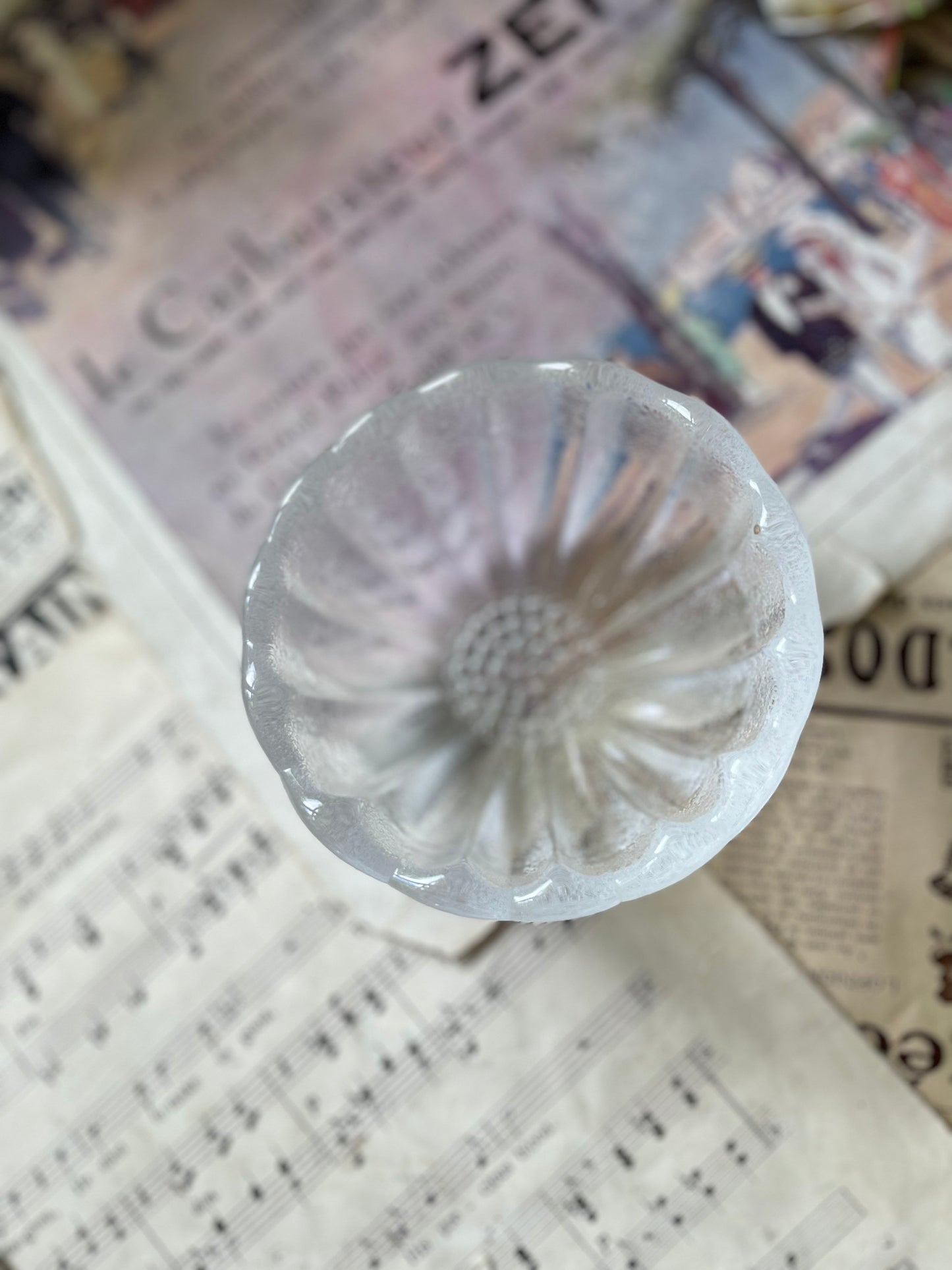 Very Pretty Pressed Crystal Glass Flower Bowl