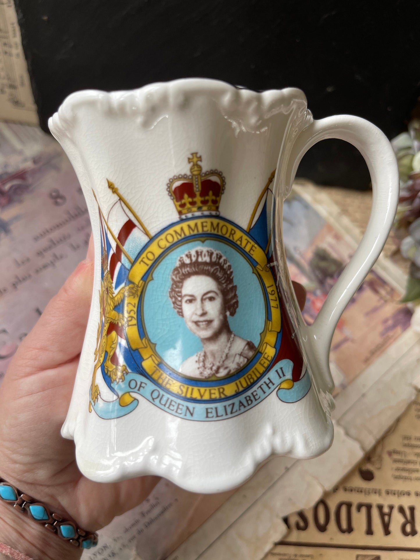 English Bone China  Silver Jubilee Commemorative Mug to Celebrate 25 Years of Queen Elizabeth II