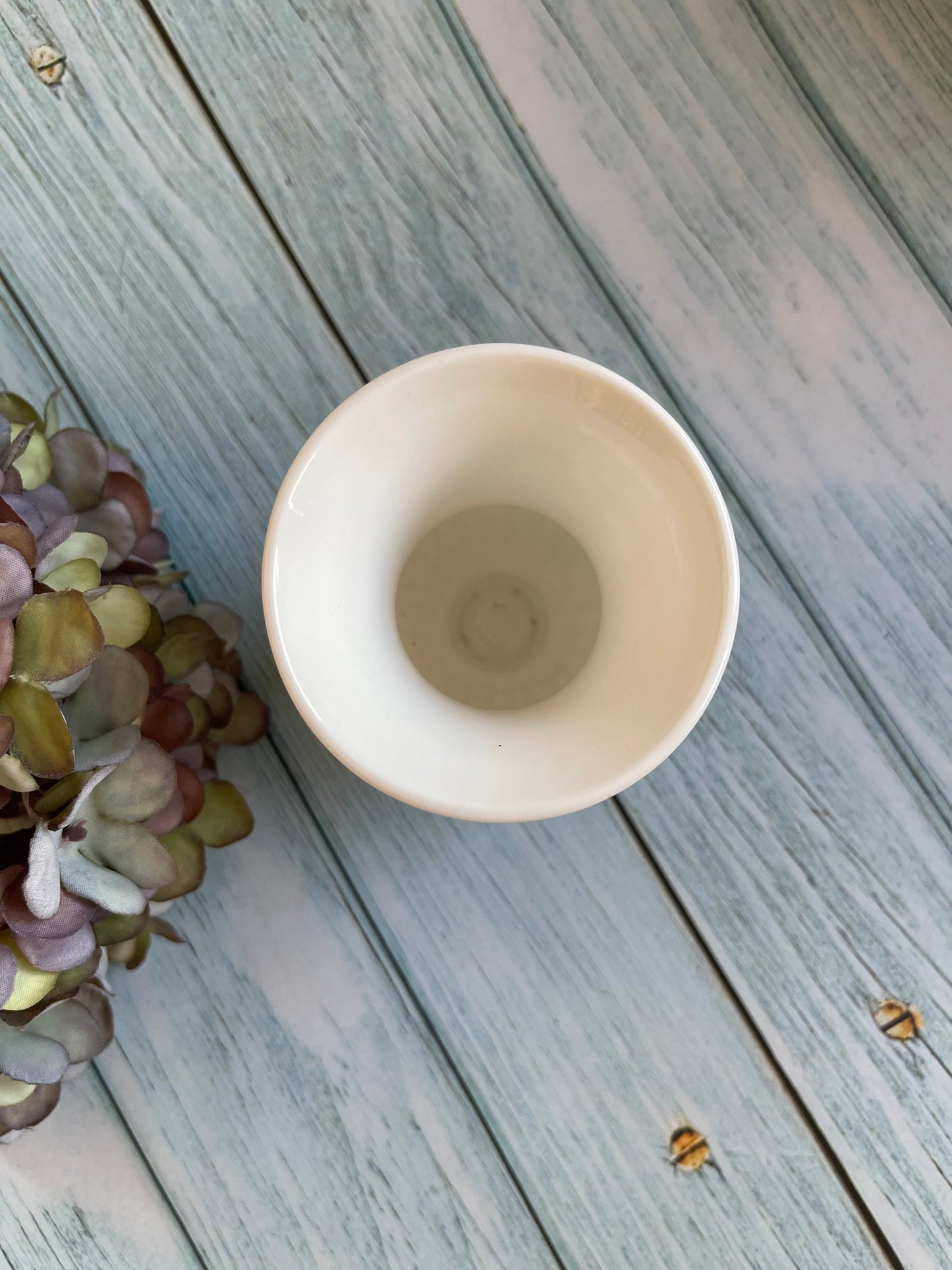 Small Vintage Wedgwood Urn Vase in Discontinued Clementine Pattern