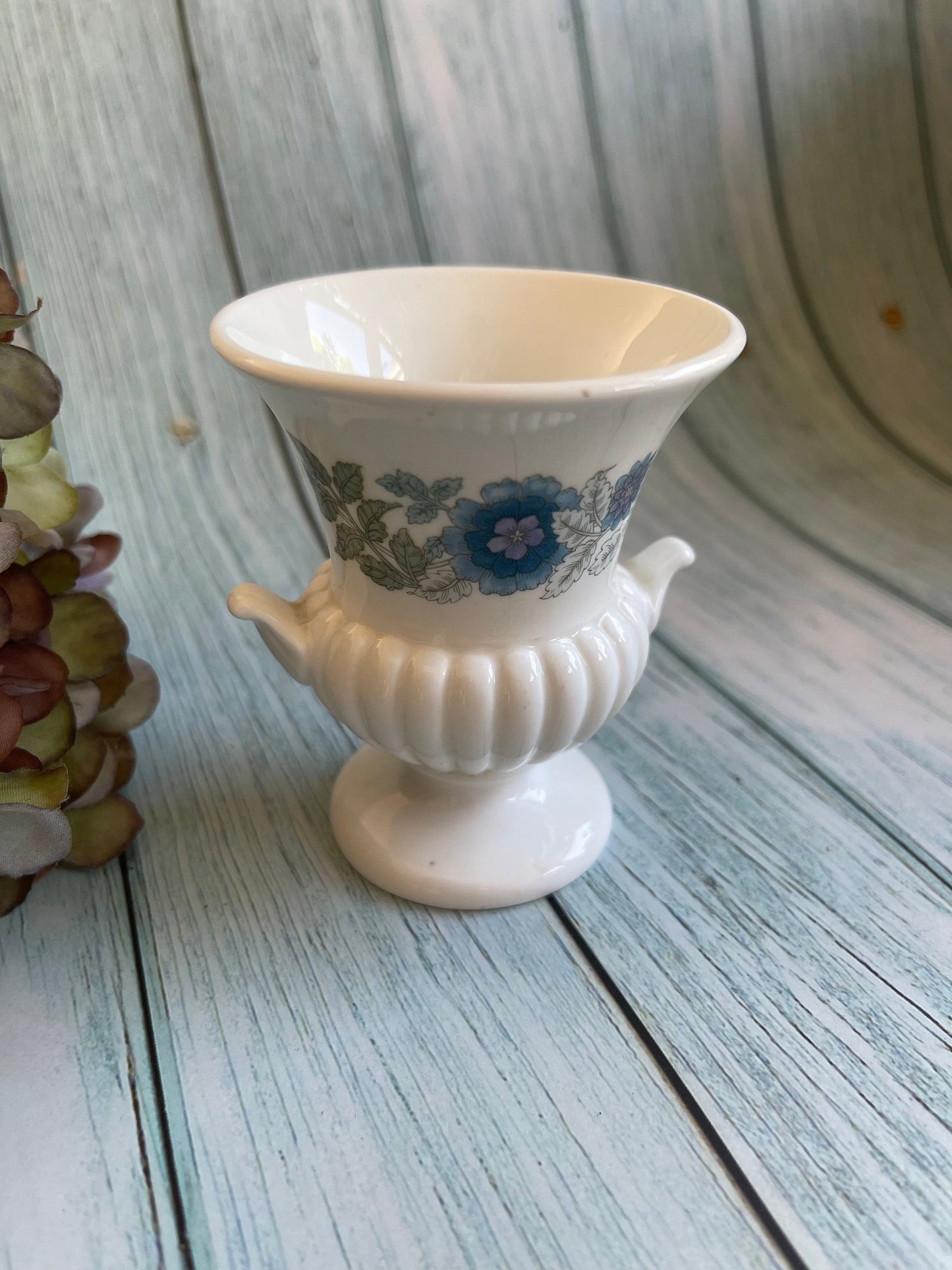 Small Vintage Wedgwood Urn Vase in Discontinued Clementine Pattern