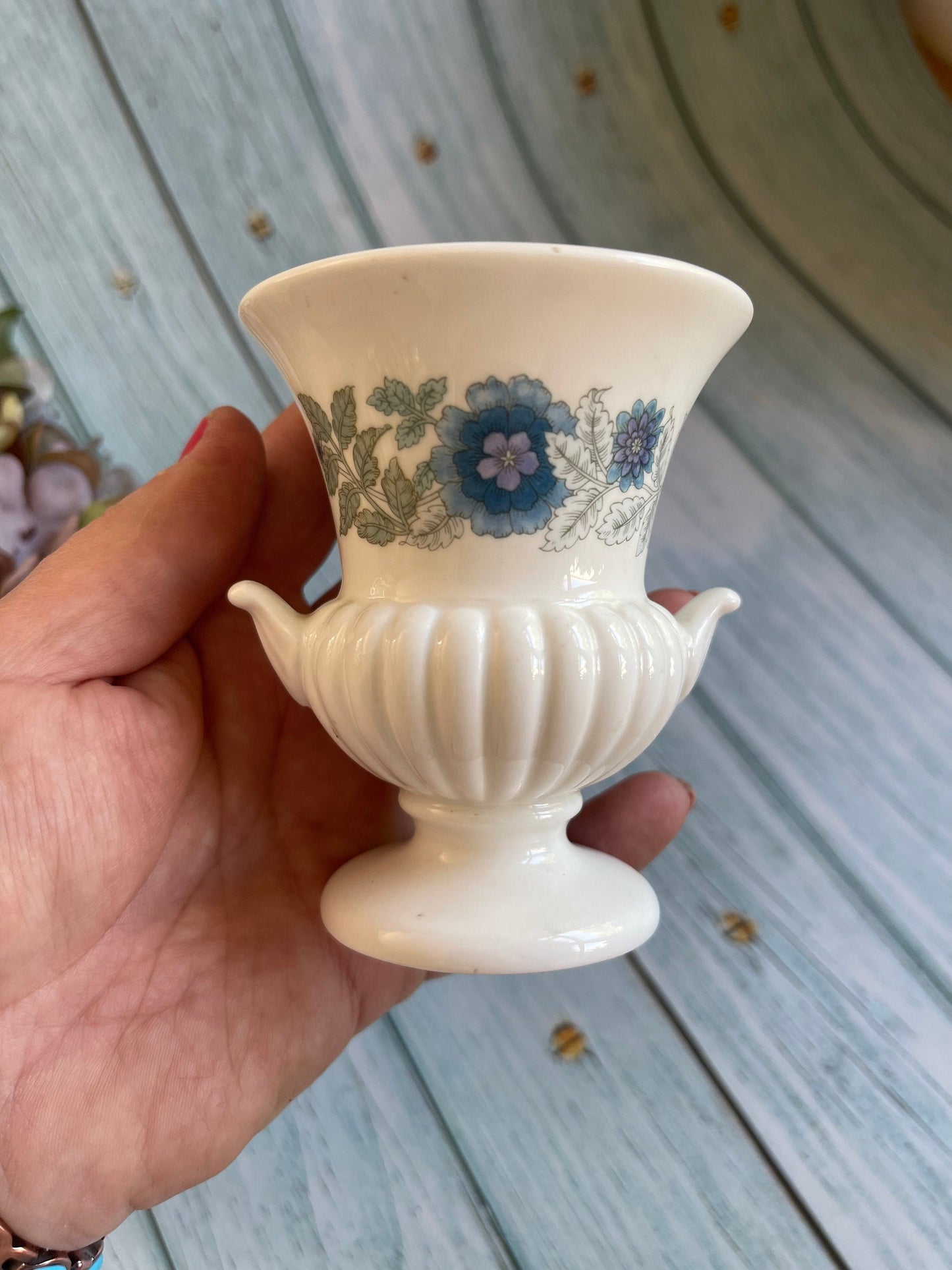 Small Vintage Wedgwood Urn Vase in Discontinued Clementine Pattern