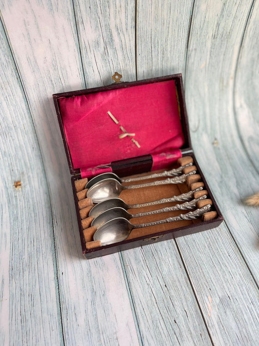 Vintage Boxed Set of Five Silver Metal Teaspoons