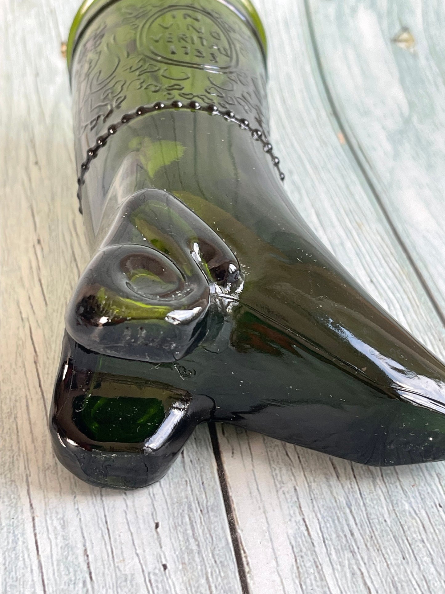 Green Glass Boot 1733 “In Vino Veritas” Stirrup Cup 1960s / 1970s Wine or Schnapps Glass