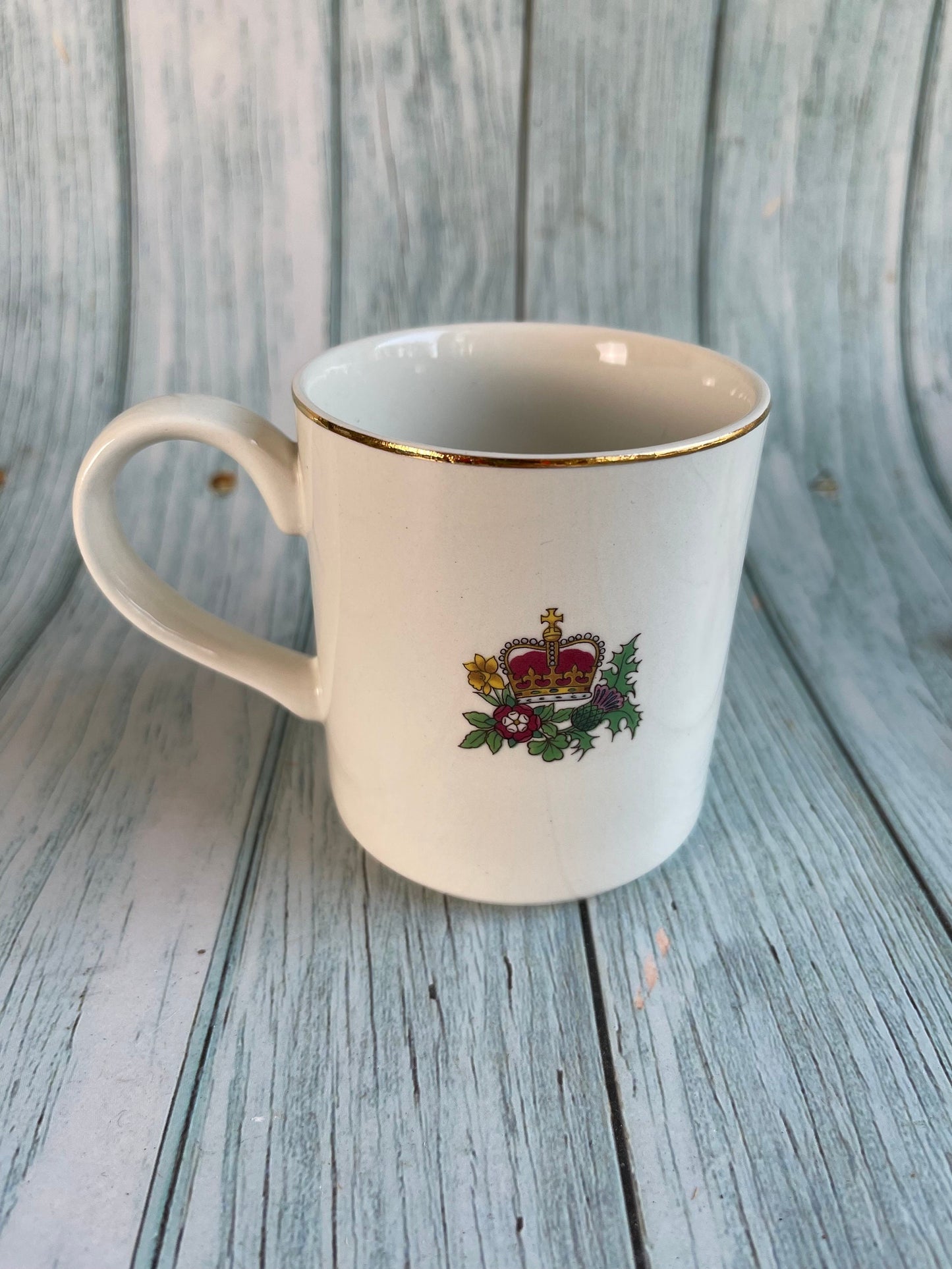 J G Meakin Commemorative Souvenir Mug for the Queen's Silver Jubilee 1977 / British Royal Family Memorabilia