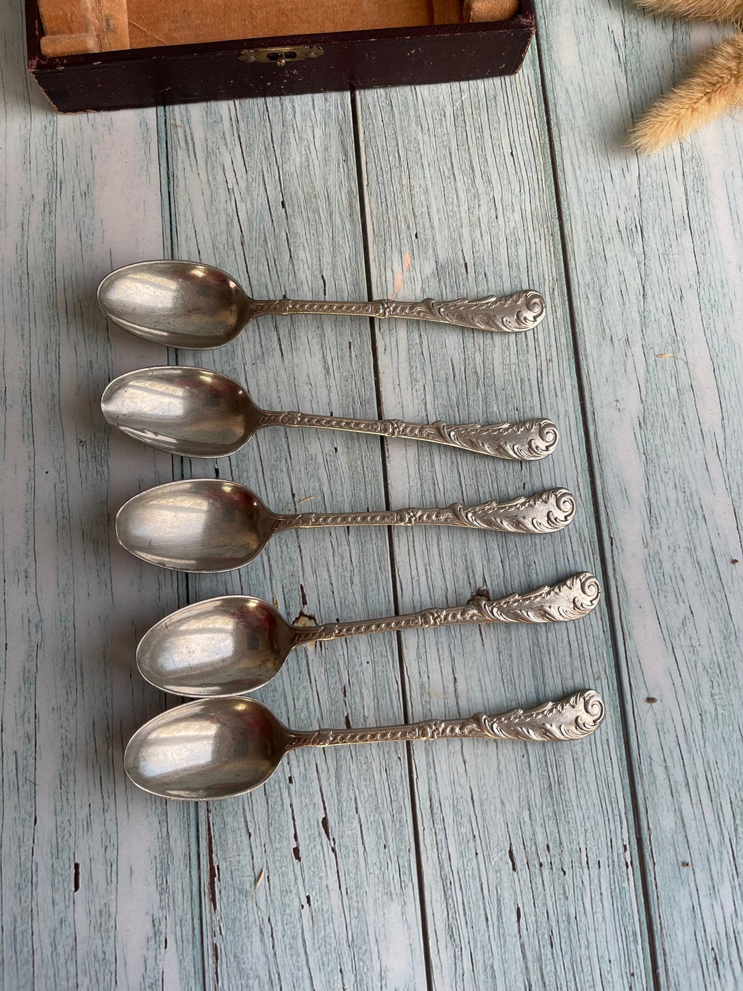 Vintage Boxed Set of Five Silver Metal Teaspoons