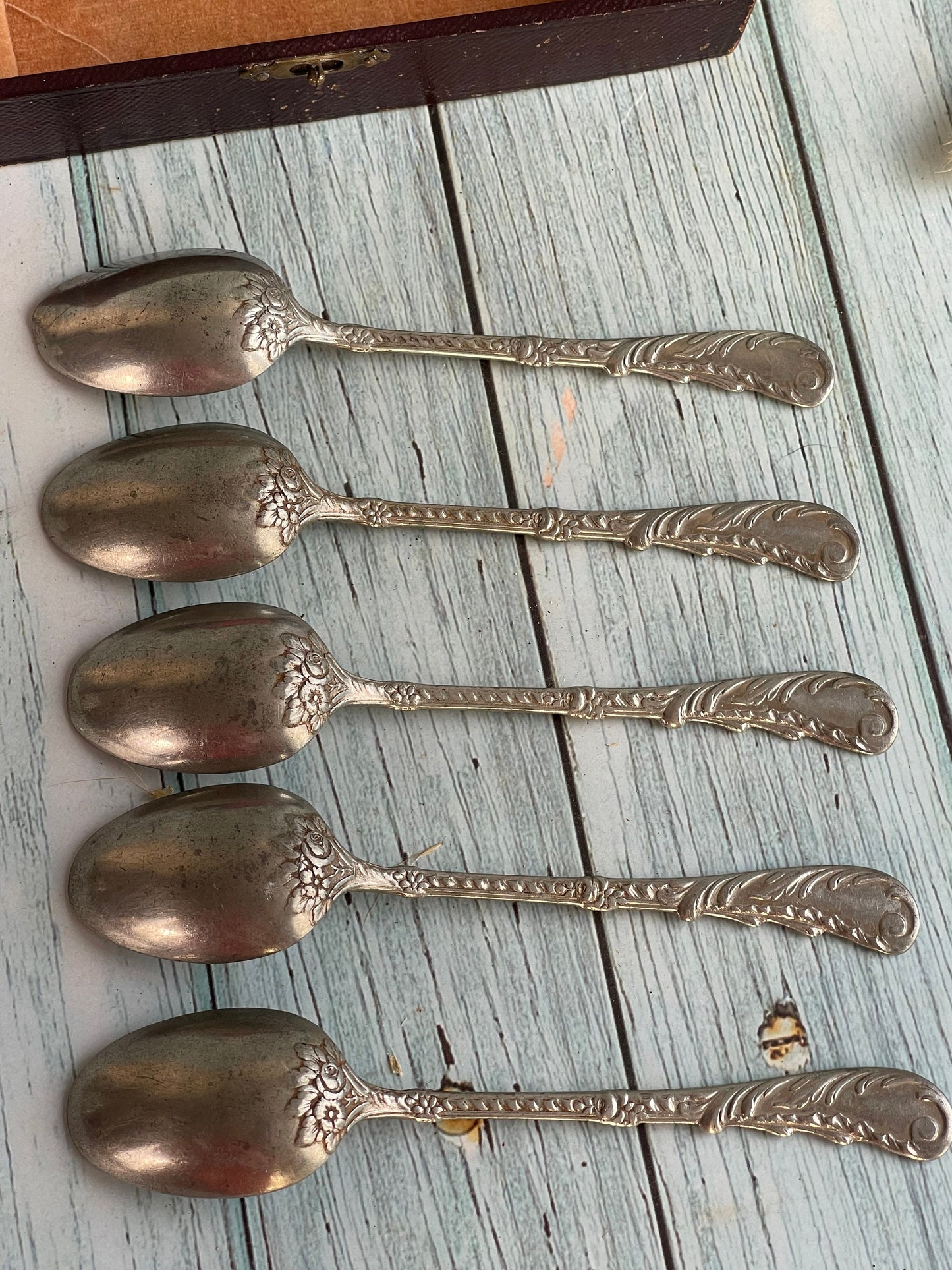 Vintage Boxed Set of Five Silver Metal Teaspoons