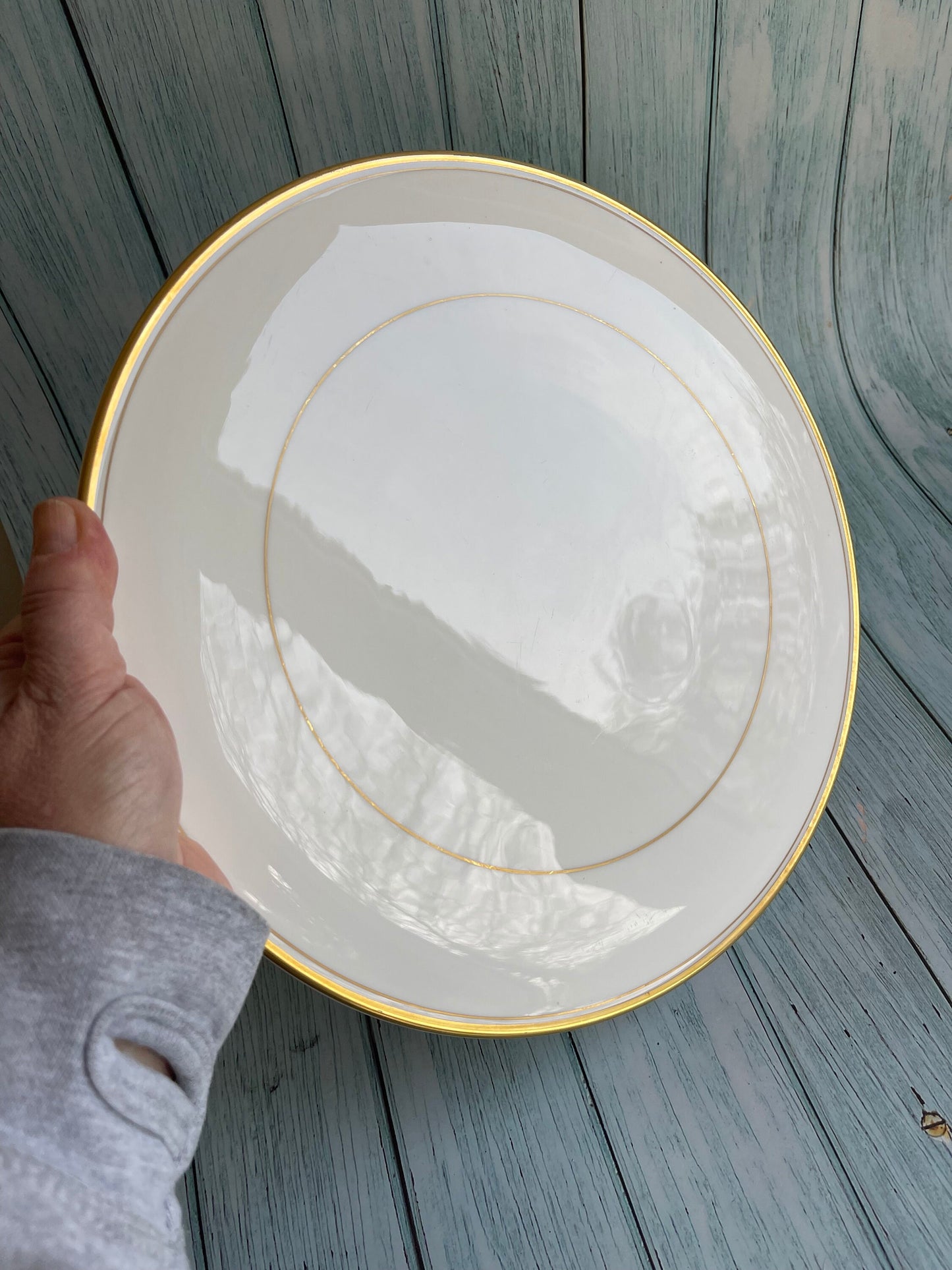 Royal Worcester Viceroy Gold Gateau or Cake Plate / Round Platter / White with Gilt Line Detailing and Gilt Rim