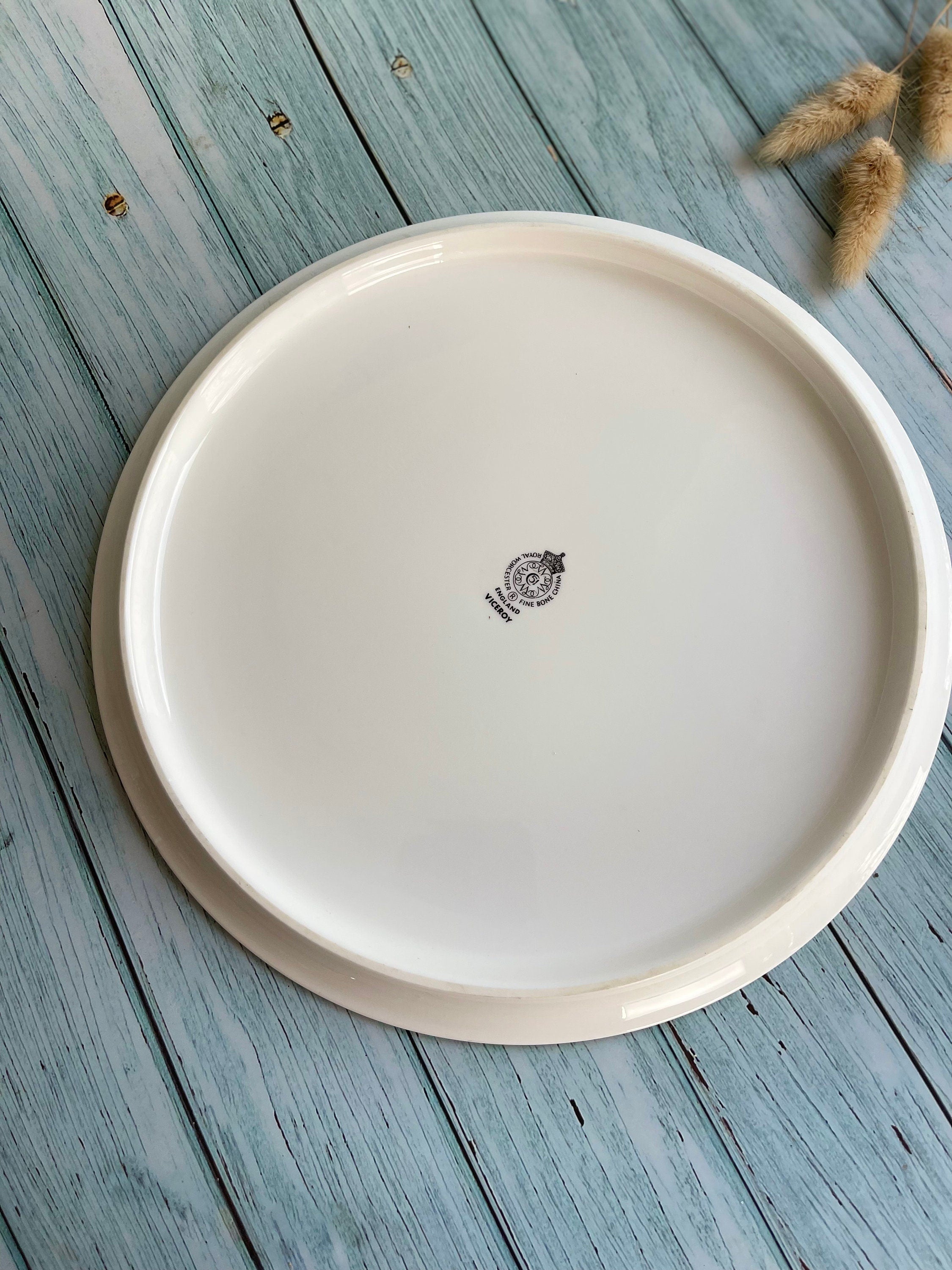 Royal Worcester Viceroy Gold Gateau or Cake Plate / Round Platter / White with Gilt Line Detailing and Gilt Rim