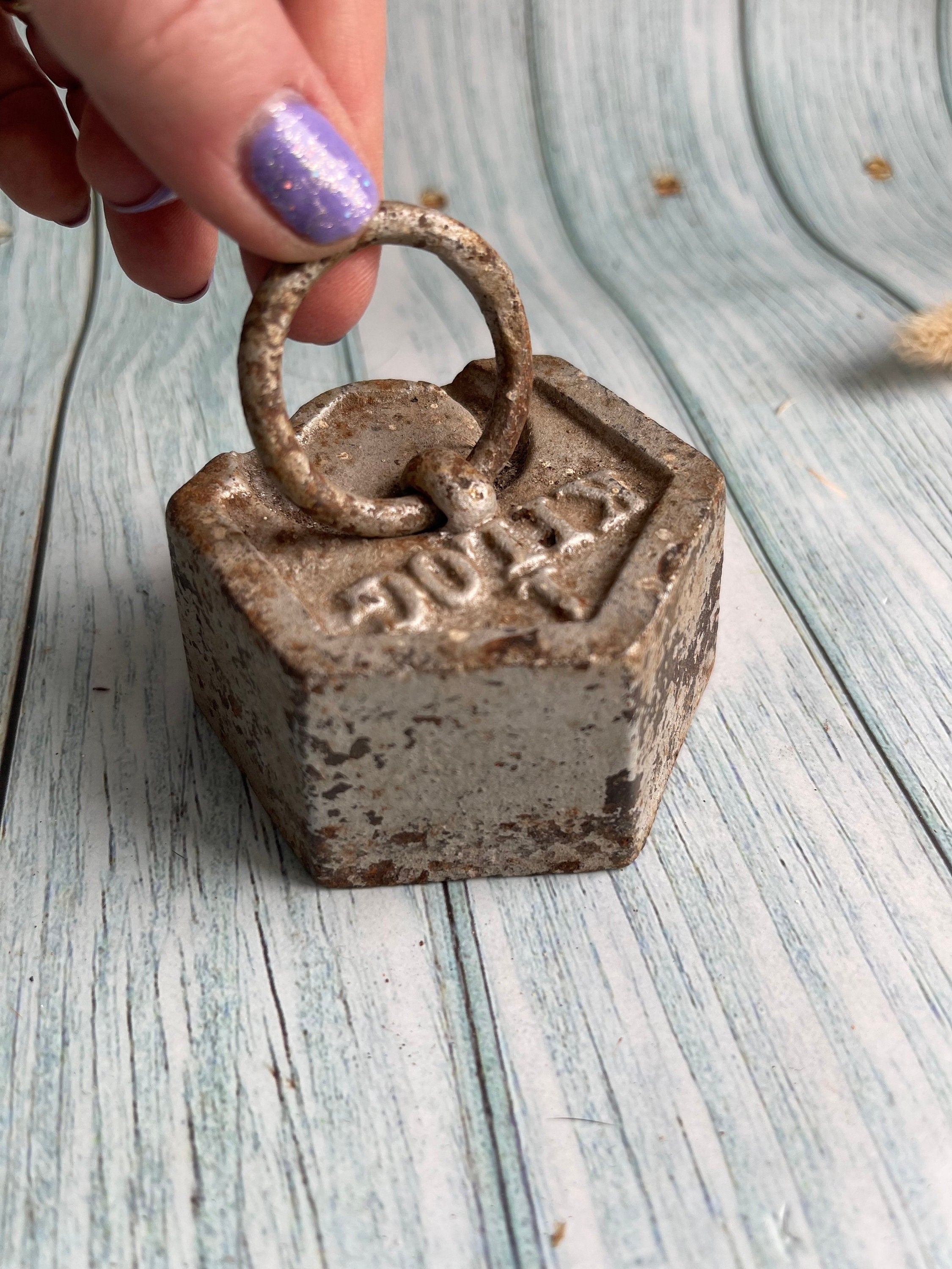 Vintage French One Kilogramme Ring Weight / 1 kg Cast Iron Weight / Hexagonal with Carrying Ring / For Old Scales or as Rustic Kitchen Decor