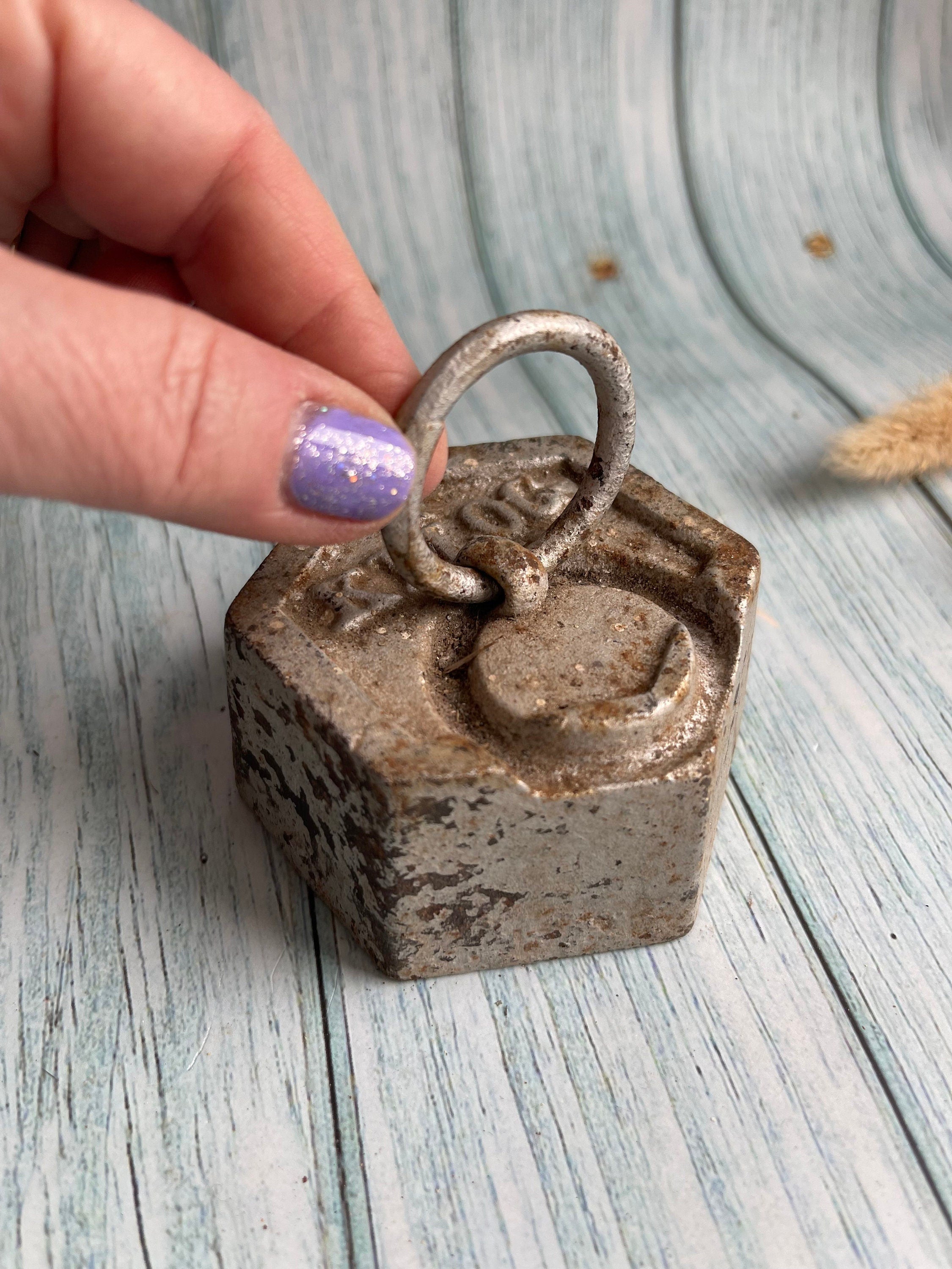 Vintage French One Kilogramme Ring Weight / 1 kg Cast Iron Weight / Hexagonal with Carrying Ring / For Old Scales or as Rustic Kitchen Decor
