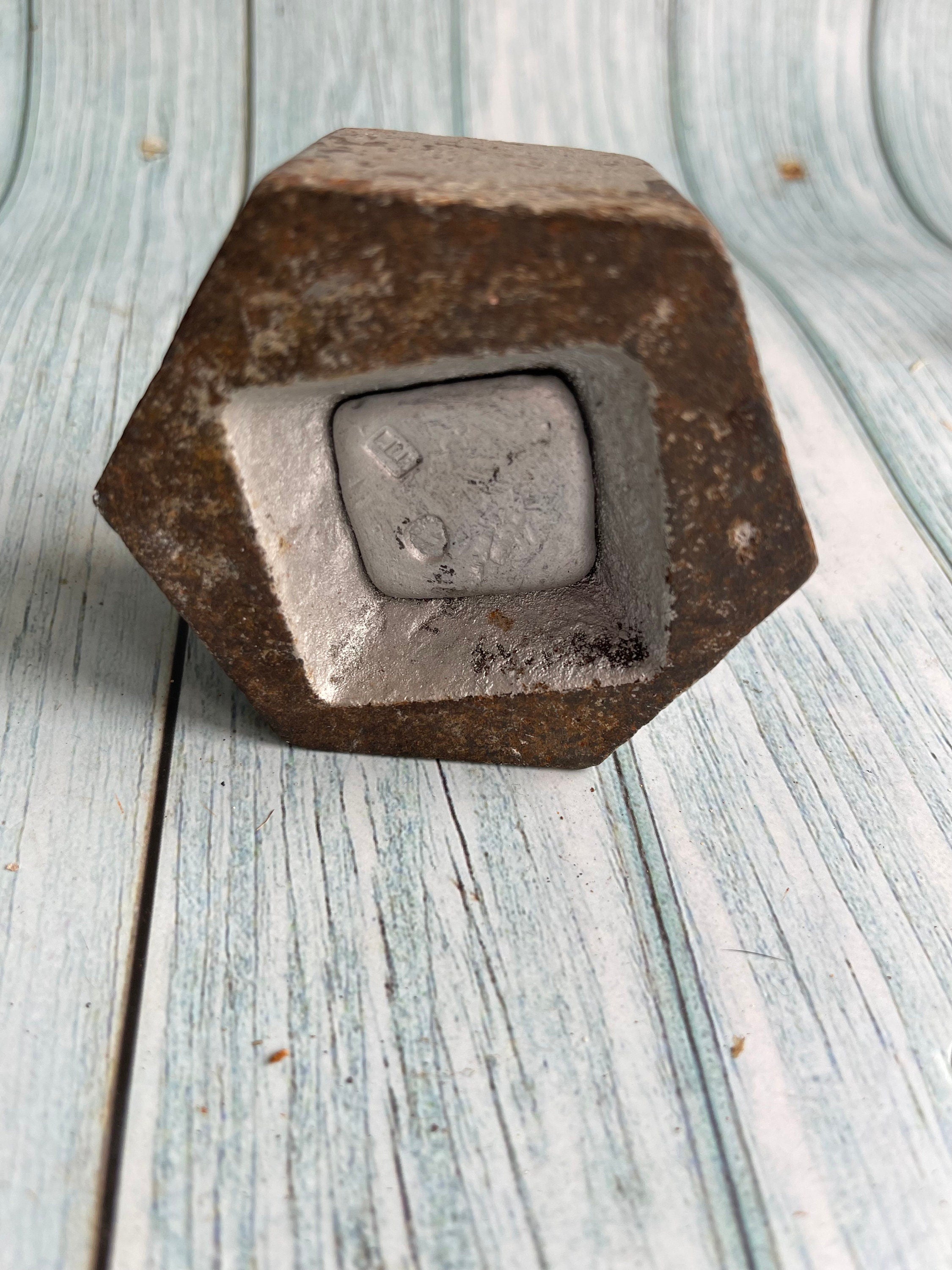 Vintage French One Kilogramme Ring Weight / 1 kg Cast Iron Weight / Hexagonal with Carrying Ring / For Old Scales or as Rustic Kitchen Decor
