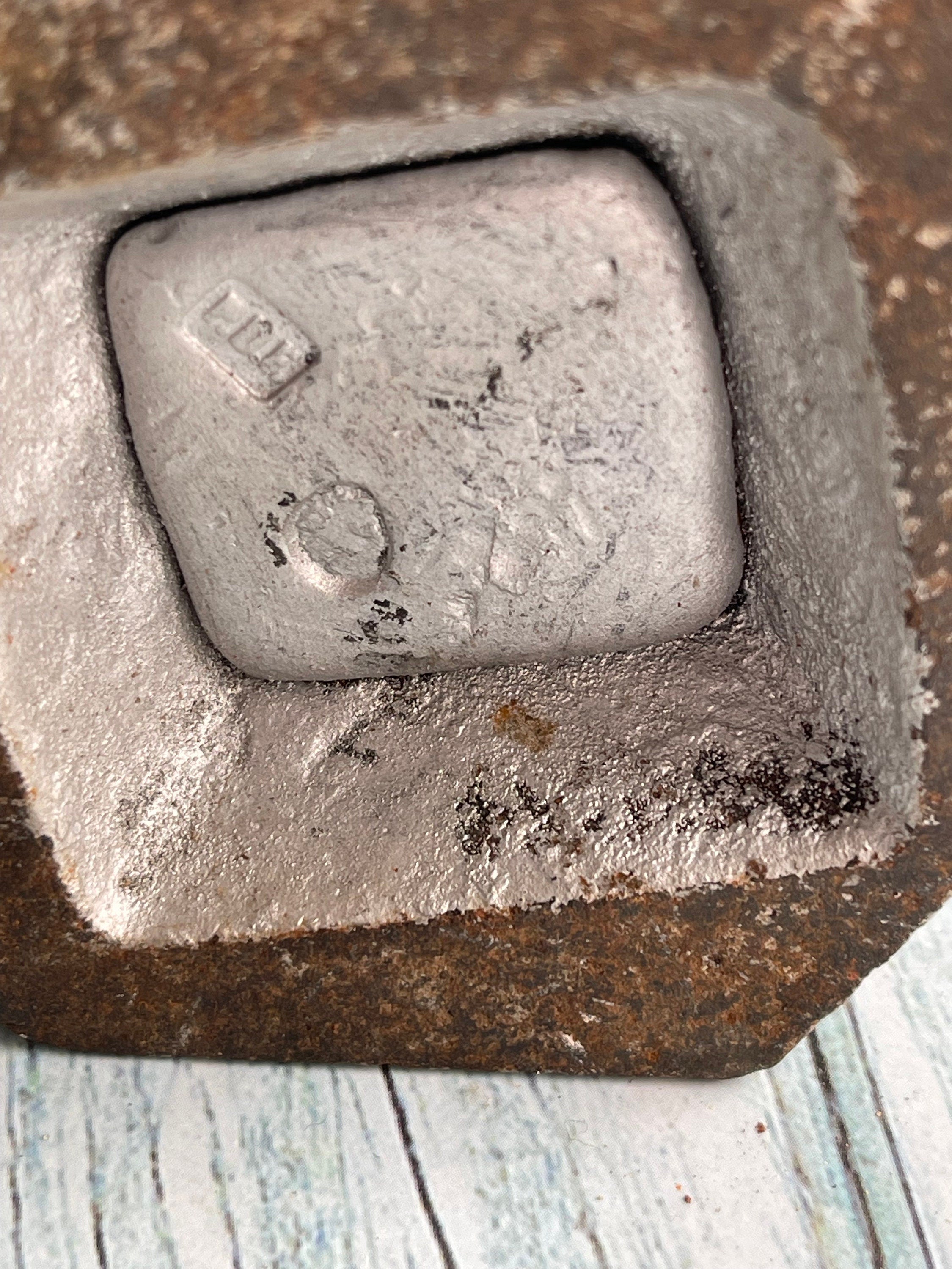 Vintage French One Kilogramme Ring Weight / 1 kg Cast Iron Weight / Hexagonal with Carrying Ring / For Old Scales or as Rustic Kitchen Decor