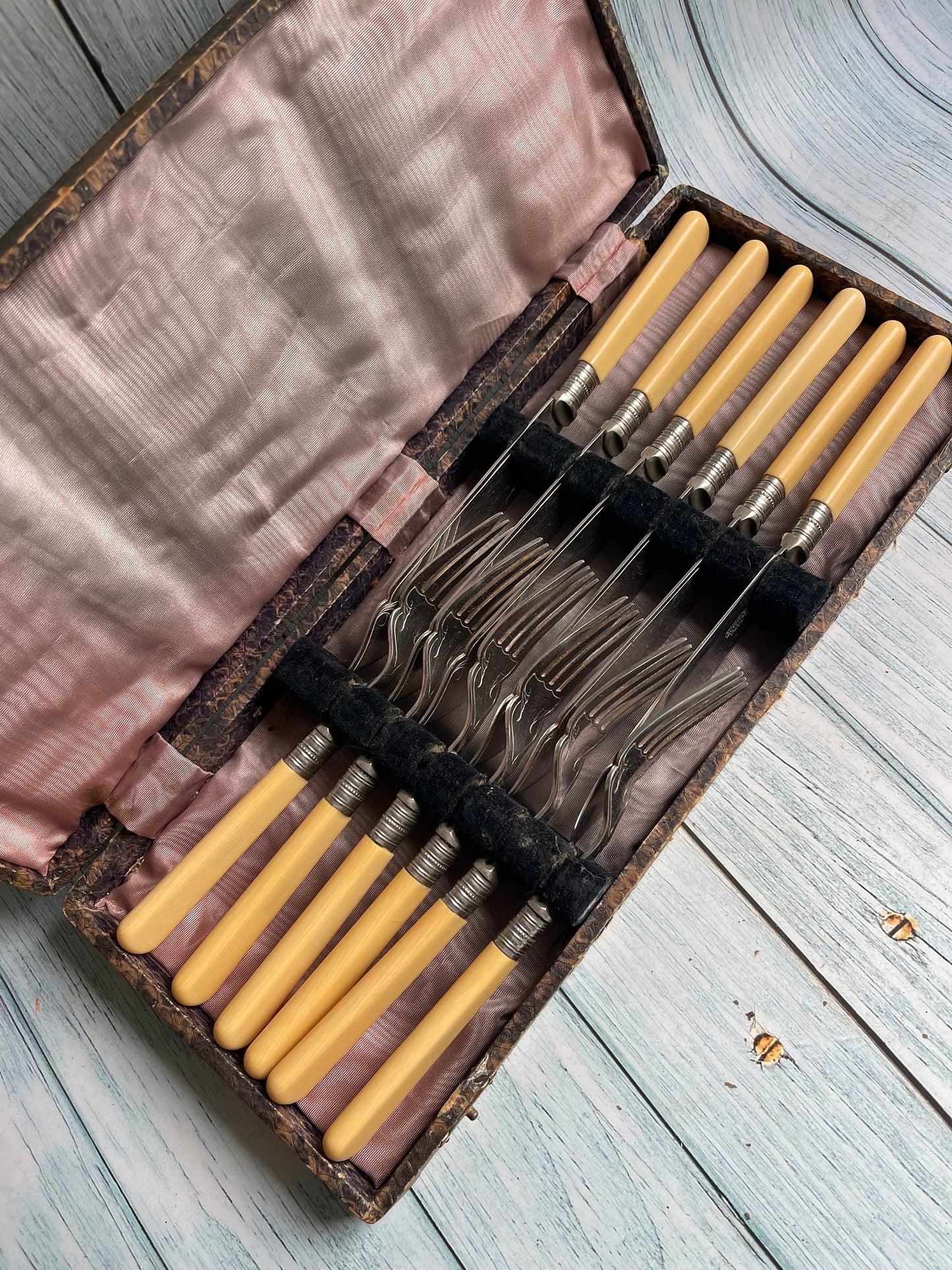 Vintage Boxed Set of Six Firth Staybrite Fish Knives and Forks