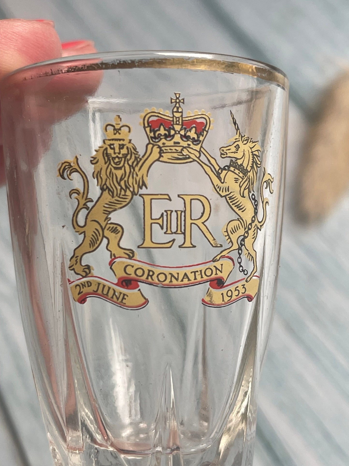 1953 Queen Elizabeth Coronation Souvenir Shot Glass / British Royal Family Collectible Memorabilia