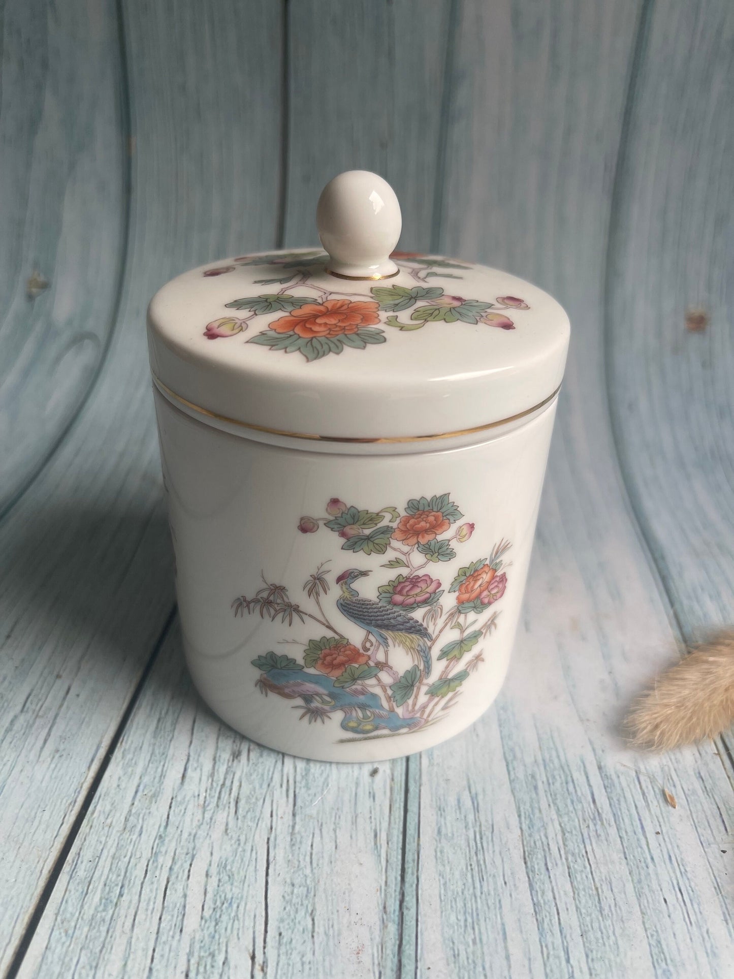 Wedgwood Kutani Crane Design Lidded Pot