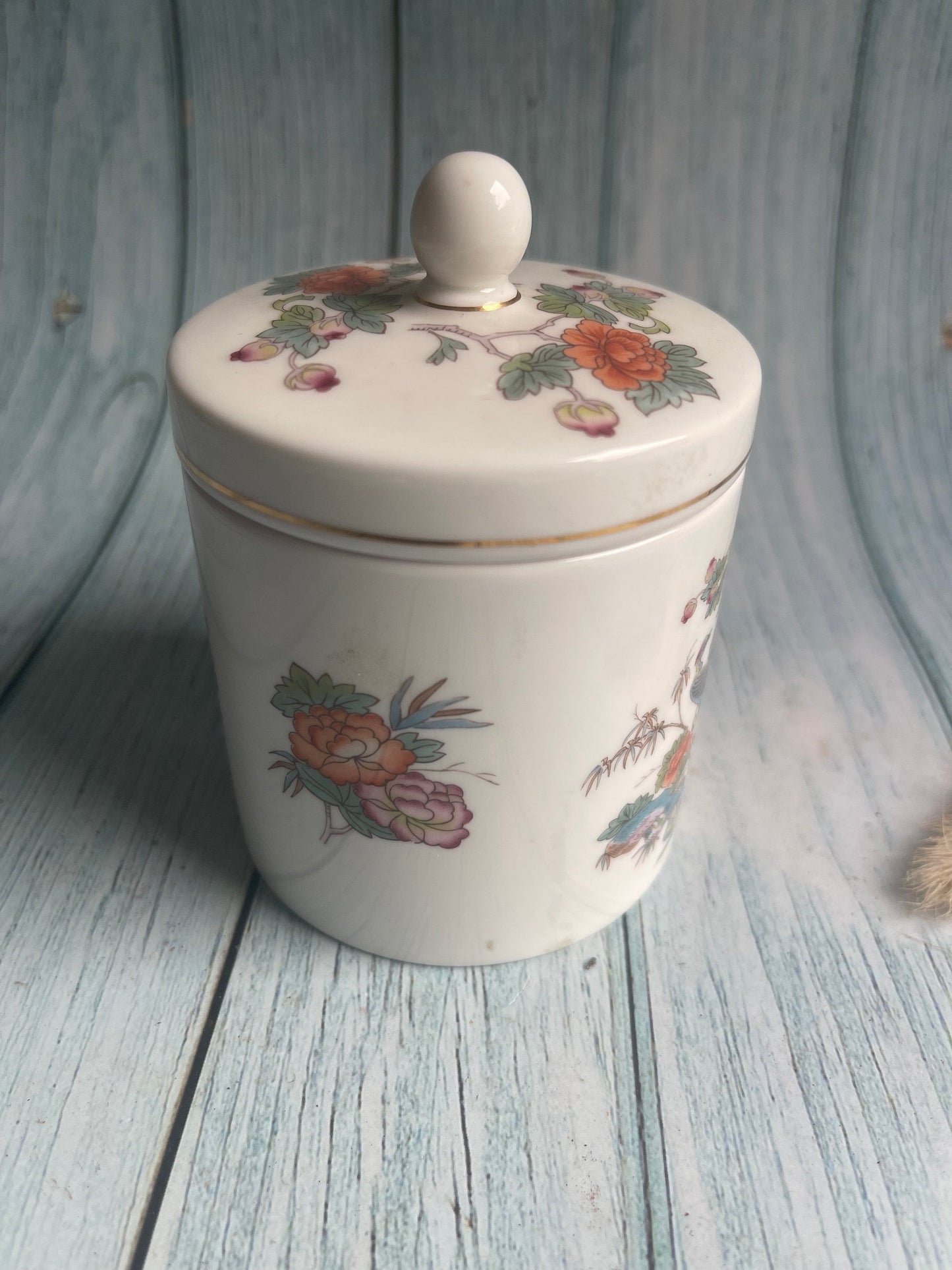 Wedgwood Kutani Crane Design Lidded Pot