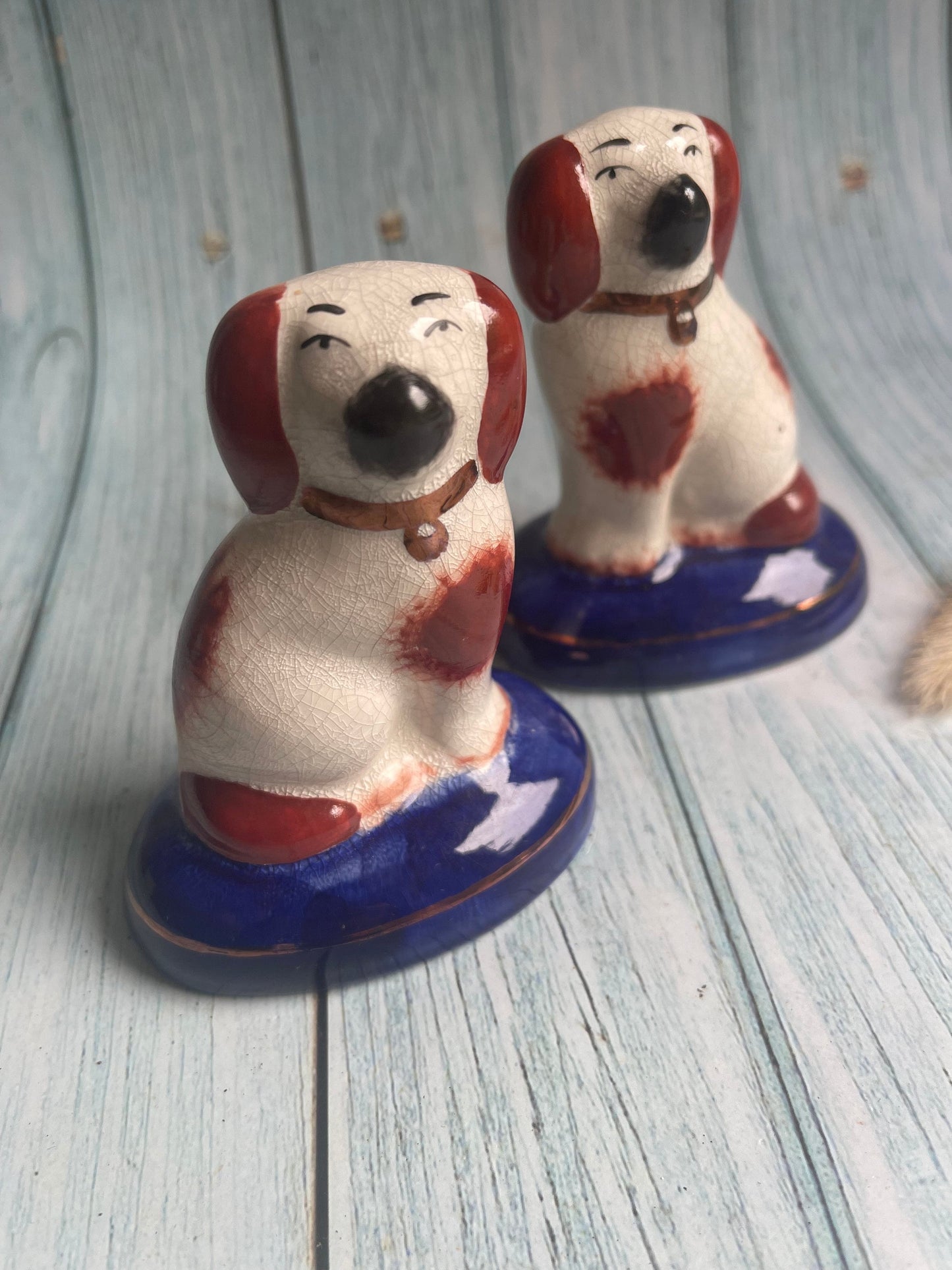 Pair of Small Staffordshire Dogs on Blue Cushion Bases / Staffordshire Ware / William Kent / English Spaniel Figurine