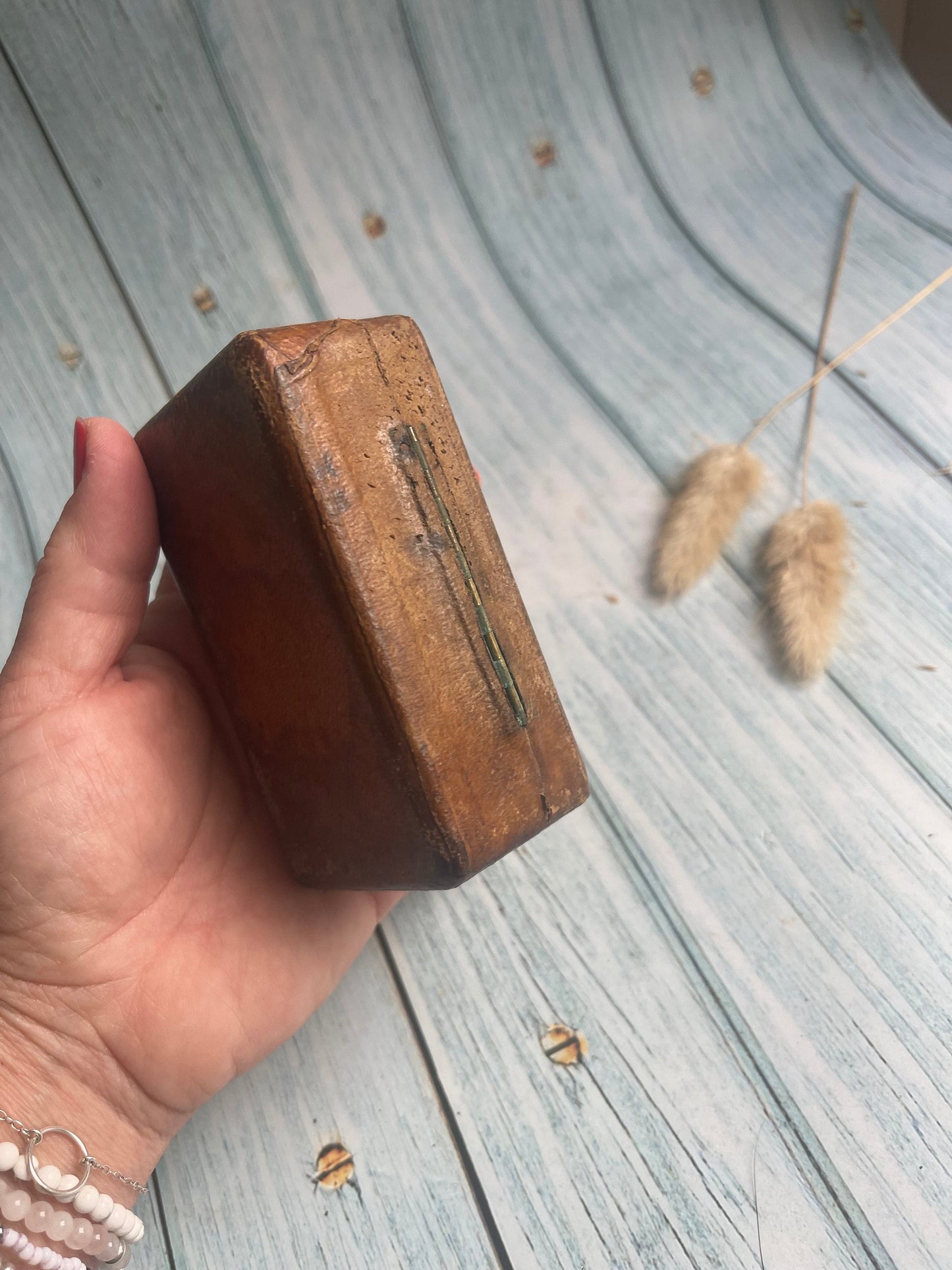 Leresche French Razor in Leather Box, Circa 1950s Collectible Shaving Razor with Razorblade