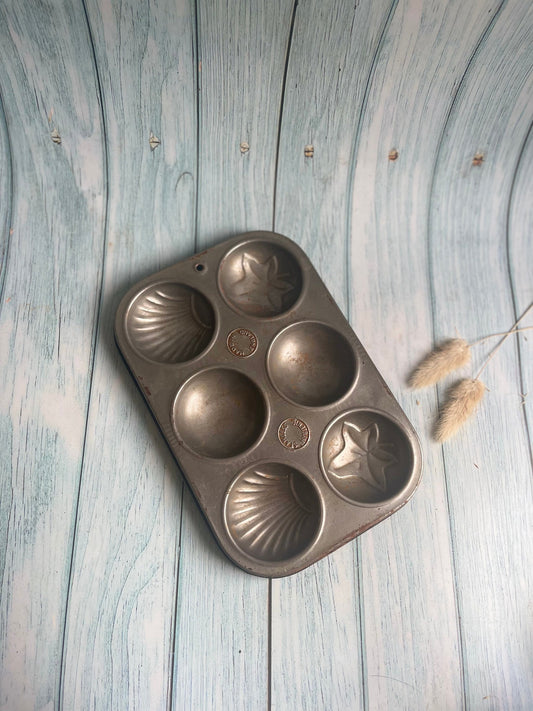 Vintage Seamless Hygienic Madeleine Shell and Ivy Shaped Baking Mould Tin Tray