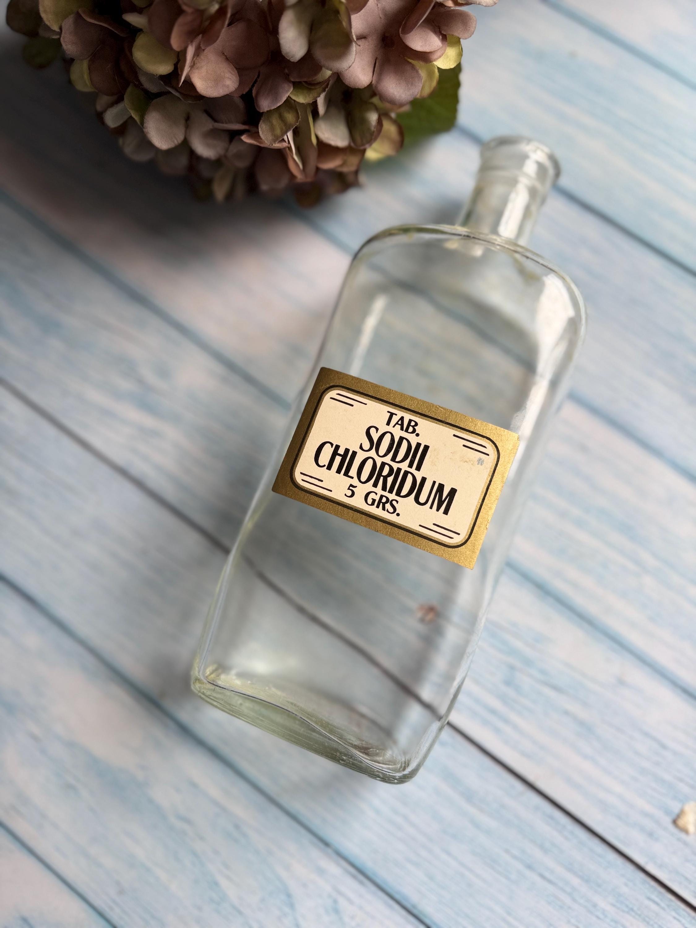 Antique Glass Latin Sodii Chloridum Sodium Chloride Tablet Apothecary Bottle / Collectible Chemist Jar