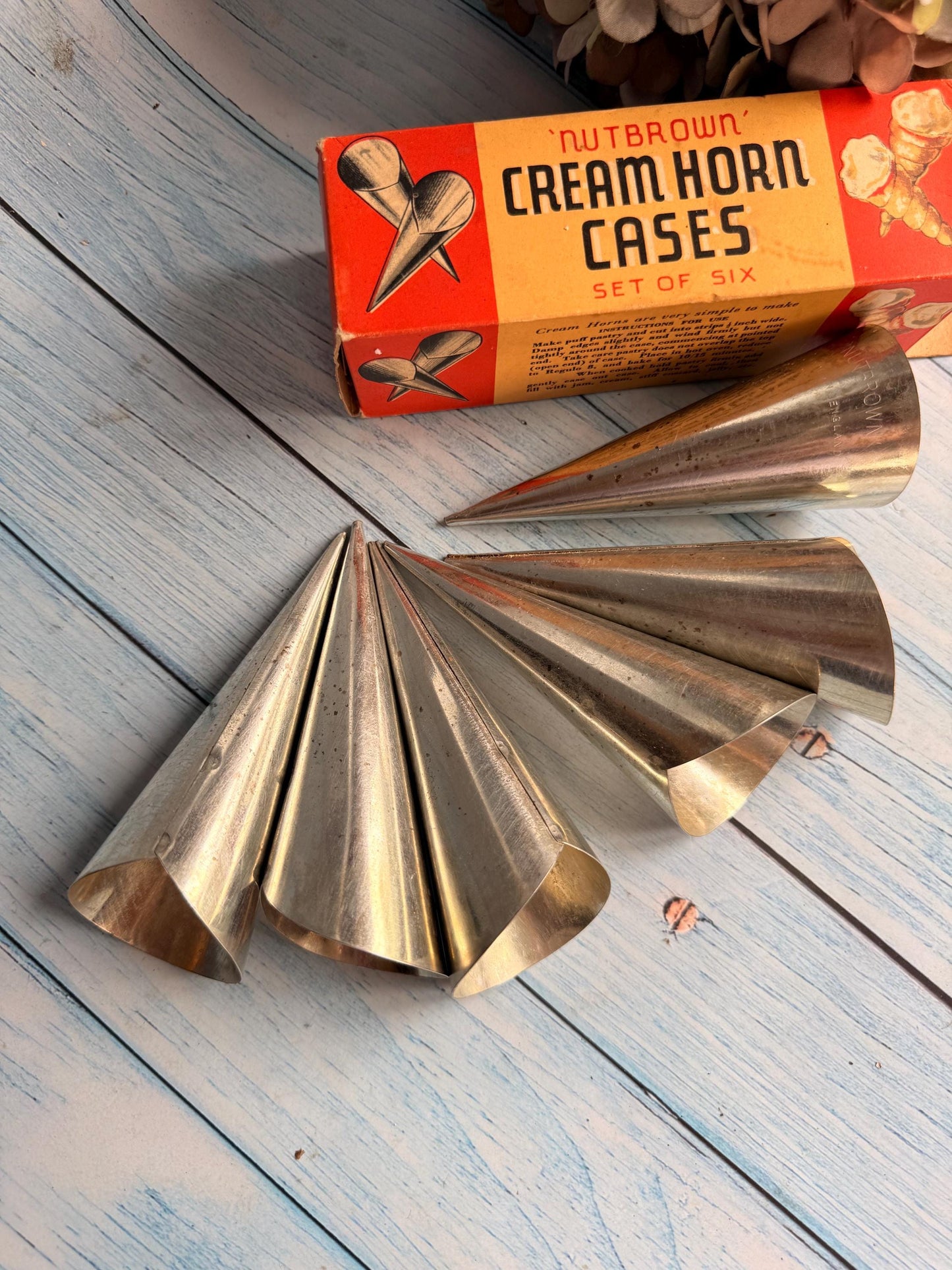 Boxed 1960s Set of Six Nut Brown Vintage Cream Horn Cases